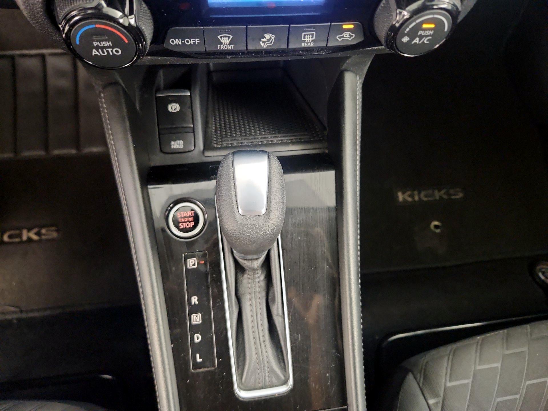 Thumbnail: 2021 Nissan Kicks - 16