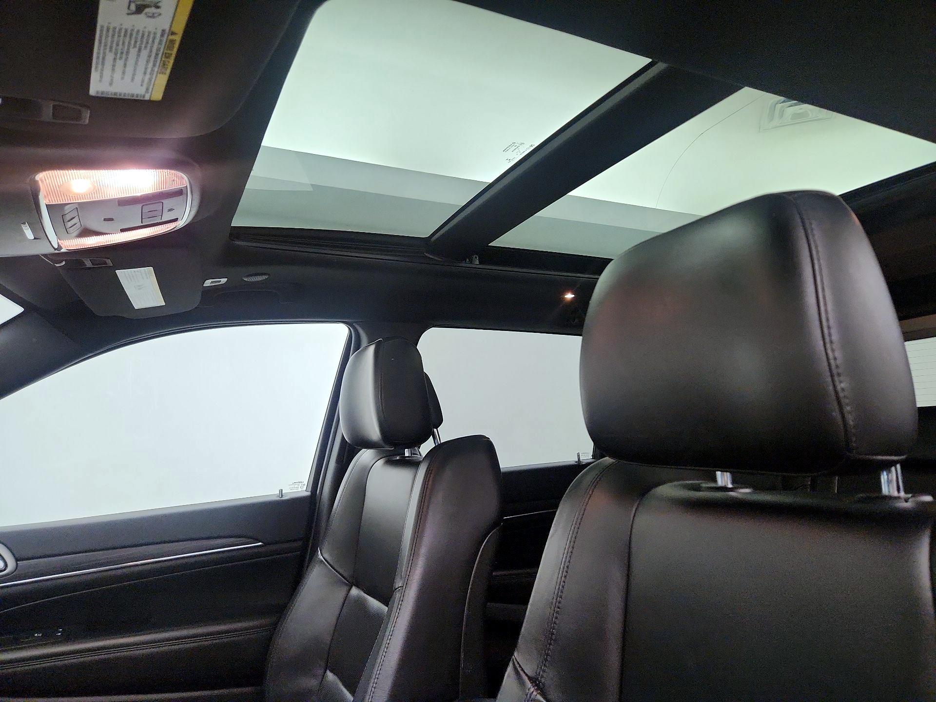 Thumbnail: 2019 Jeep Grand Cherokee - 20