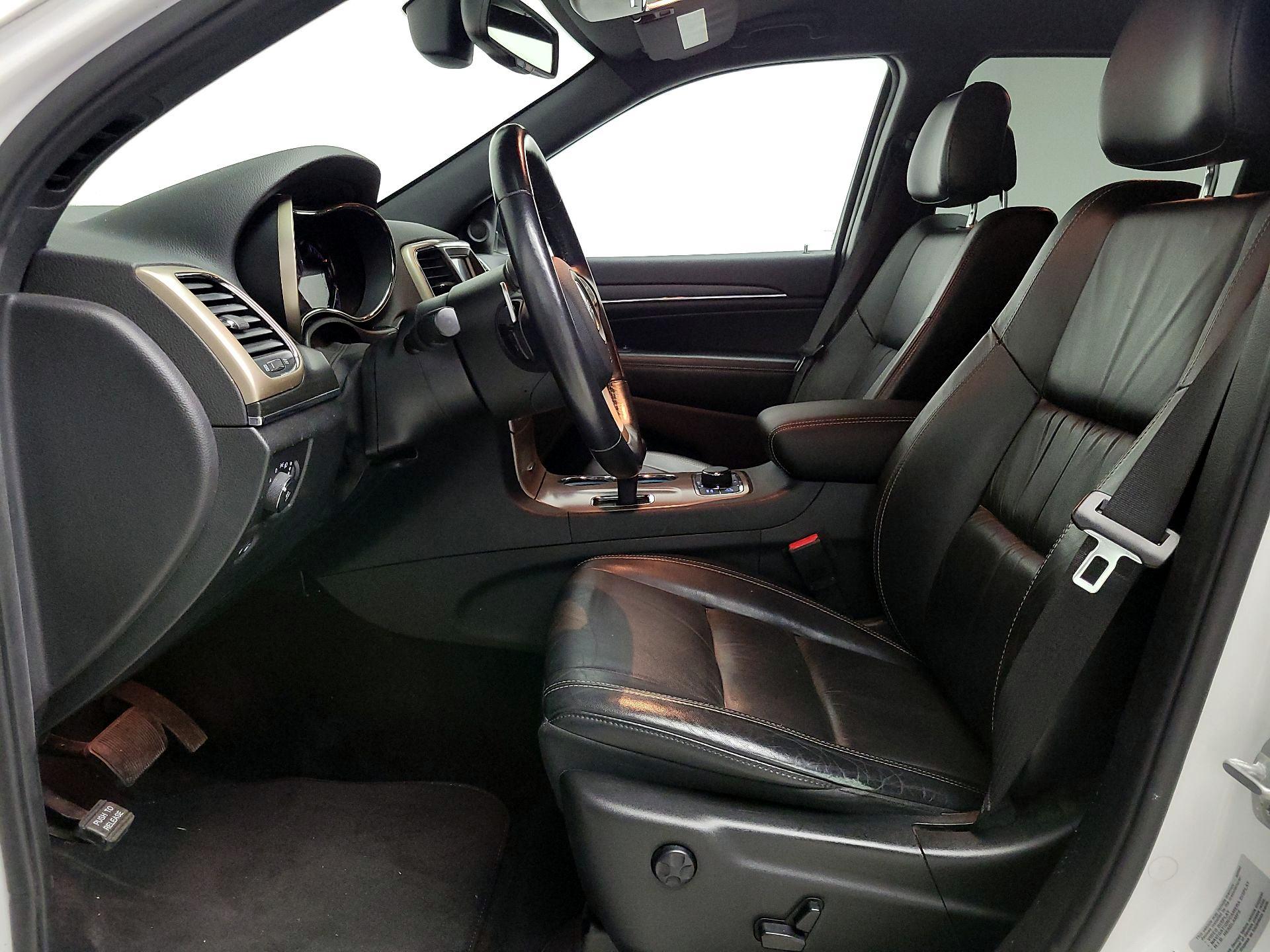 Thumbnail: 2015 Jeep Grand Cherokee - 11