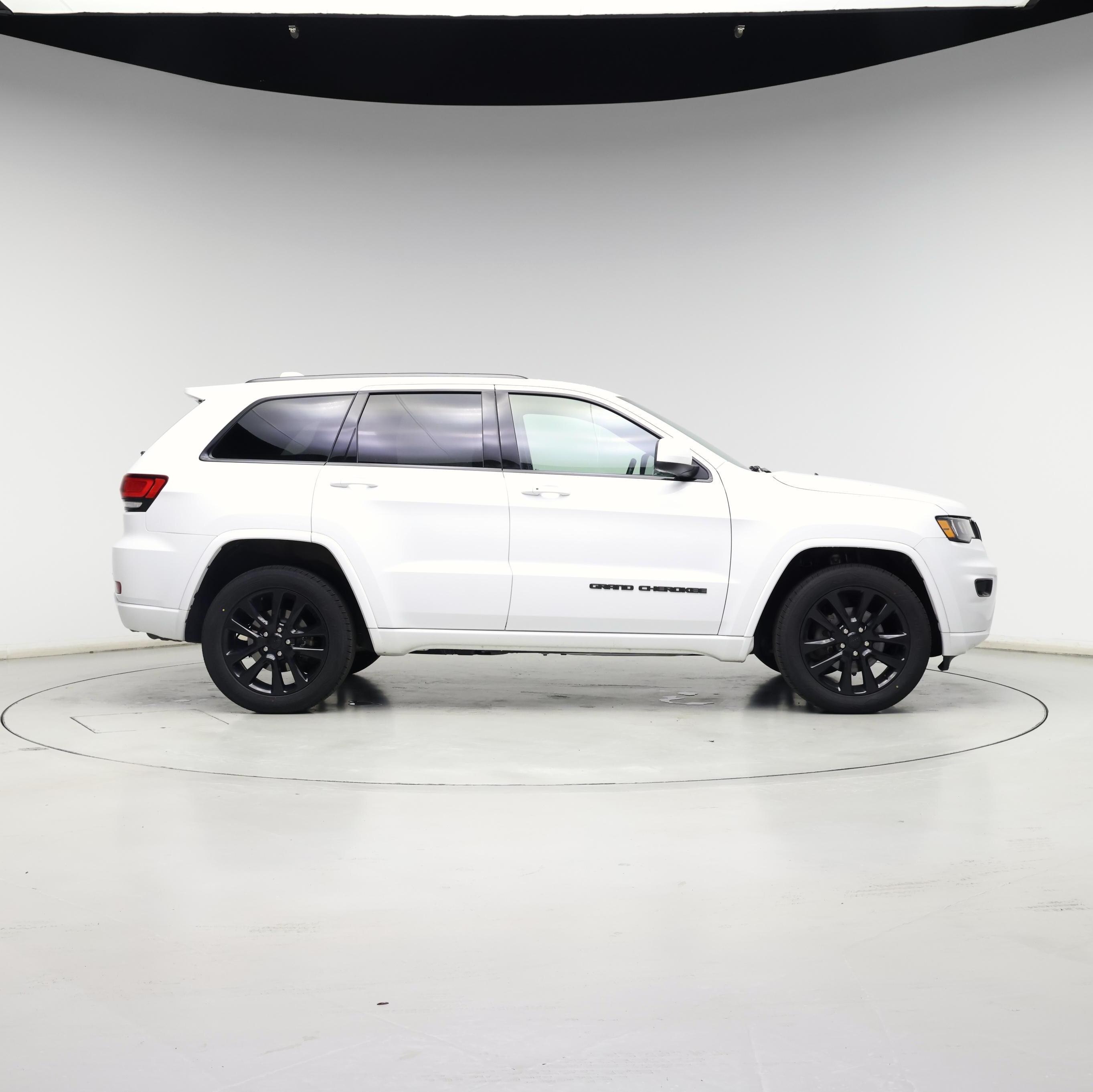 Thumbnail: 2018 Jeep Grand Cherokee - 7
