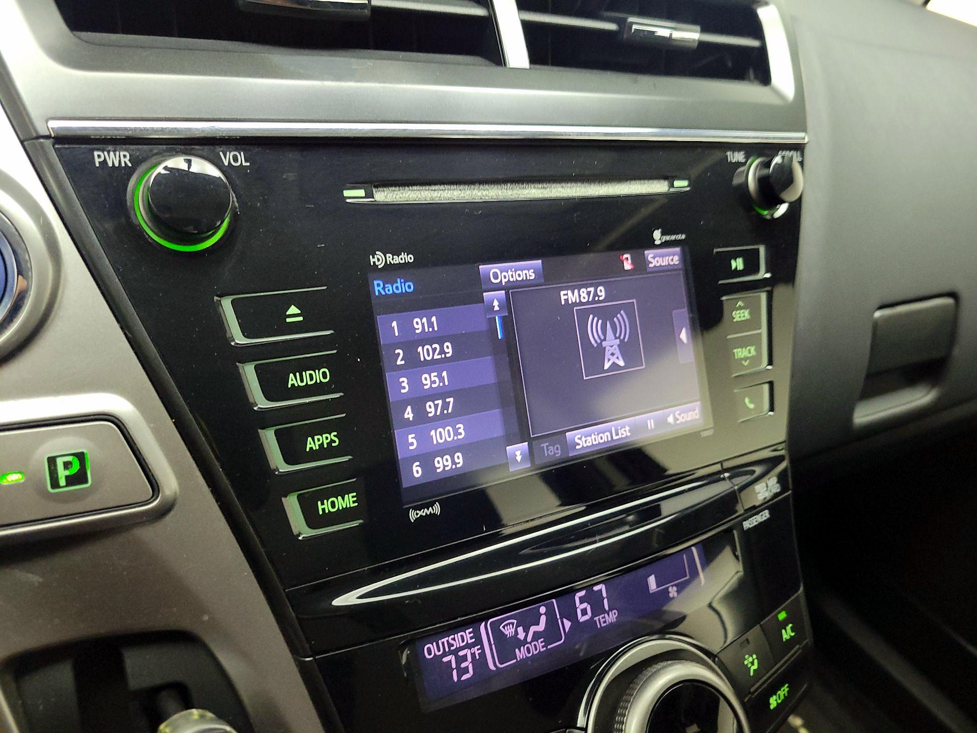 Thumbnail: 2016 Toyota Prius v - 16