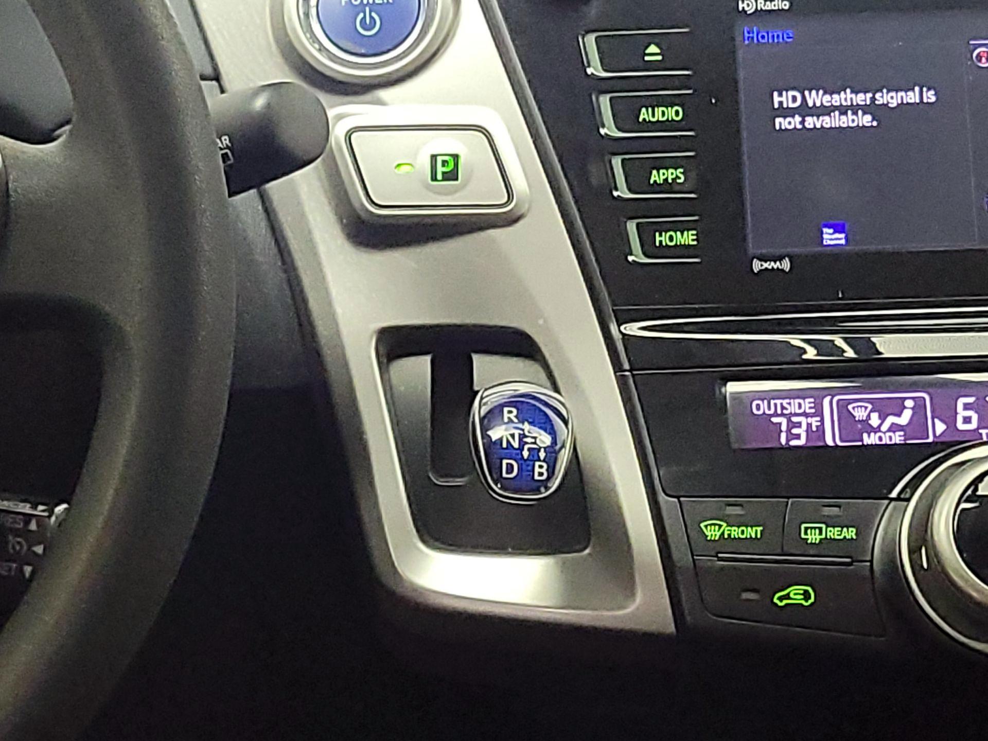 Thumbnail: 2016 Toyota Prius v - 18