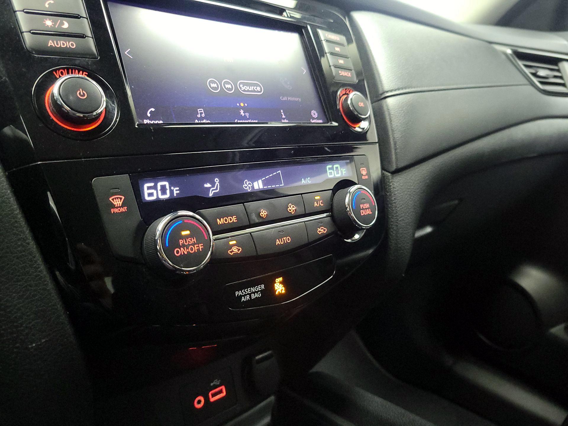 Thumbnail: 2019 Nissan Rogue - 16