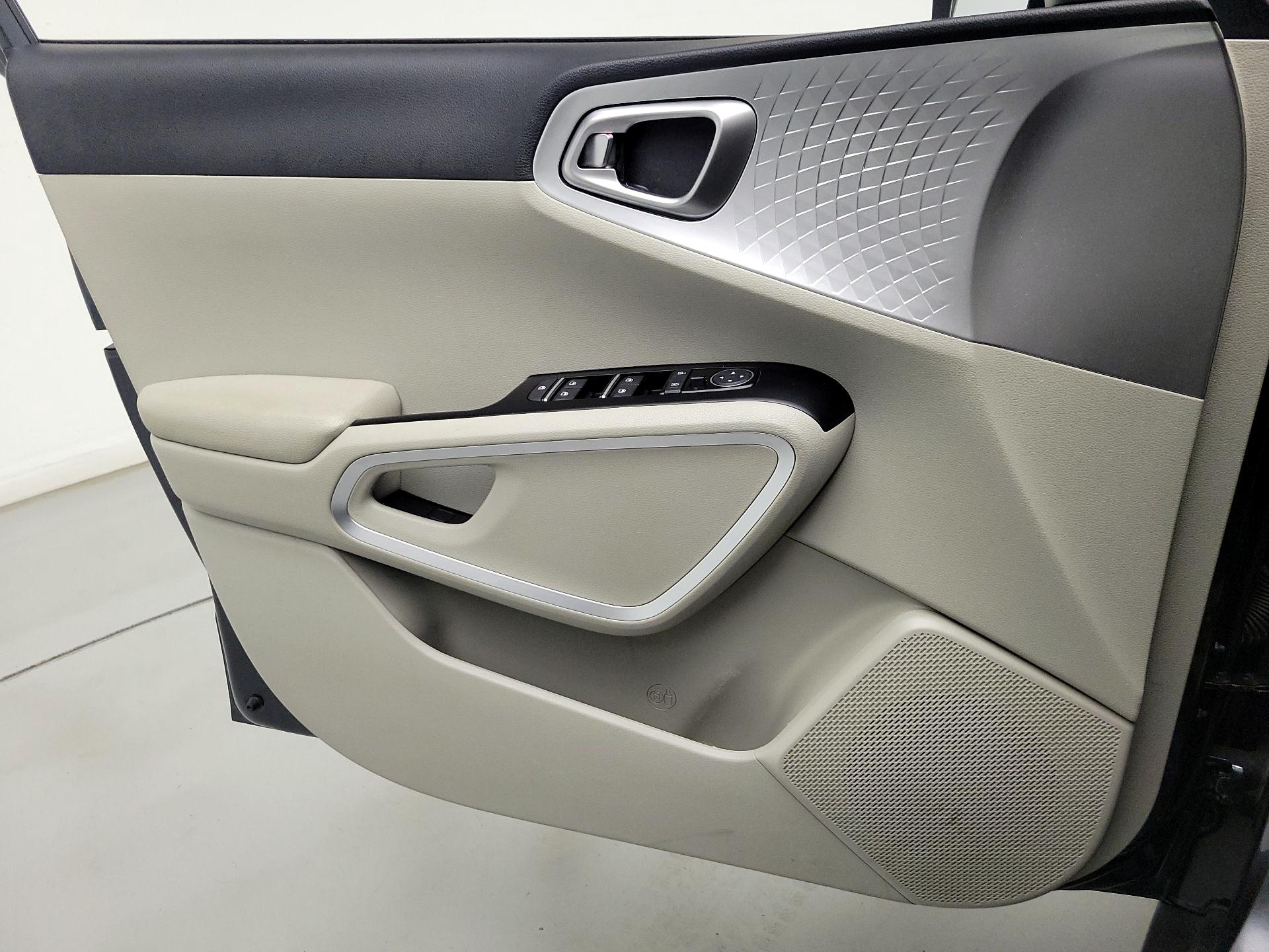 Thumbnail: 2020 Kia Soul - 12