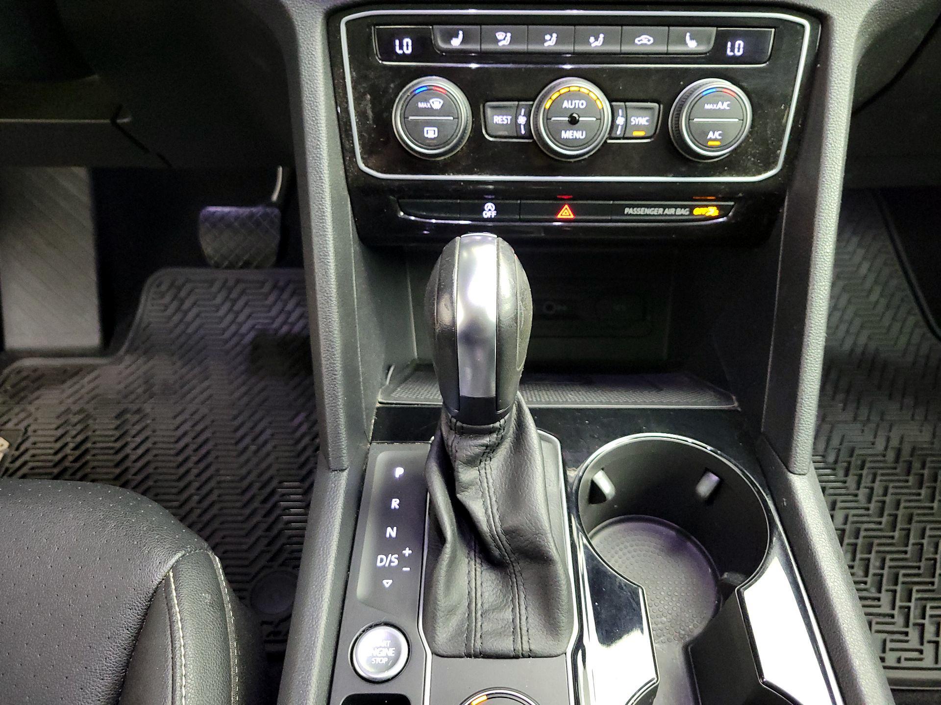 Thumbnail: 2021 Volkswagen Atlas - 16