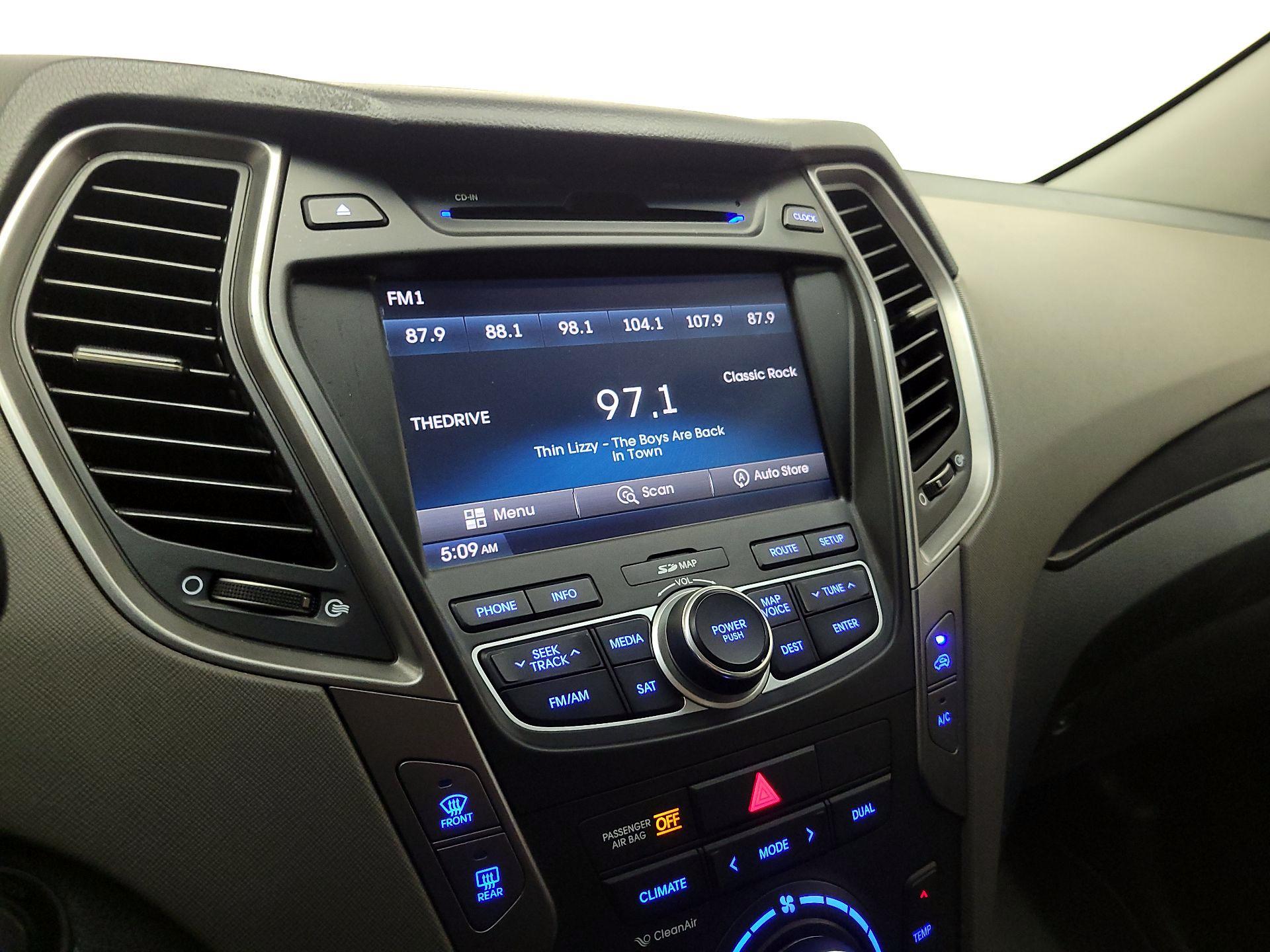 Thumbnail: 2013 Hyundai Santa Fe - 16