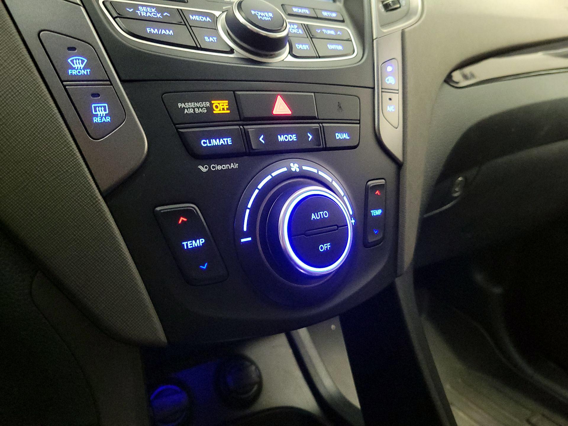 Thumbnail: 2013 Hyundai Santa Fe - 17
