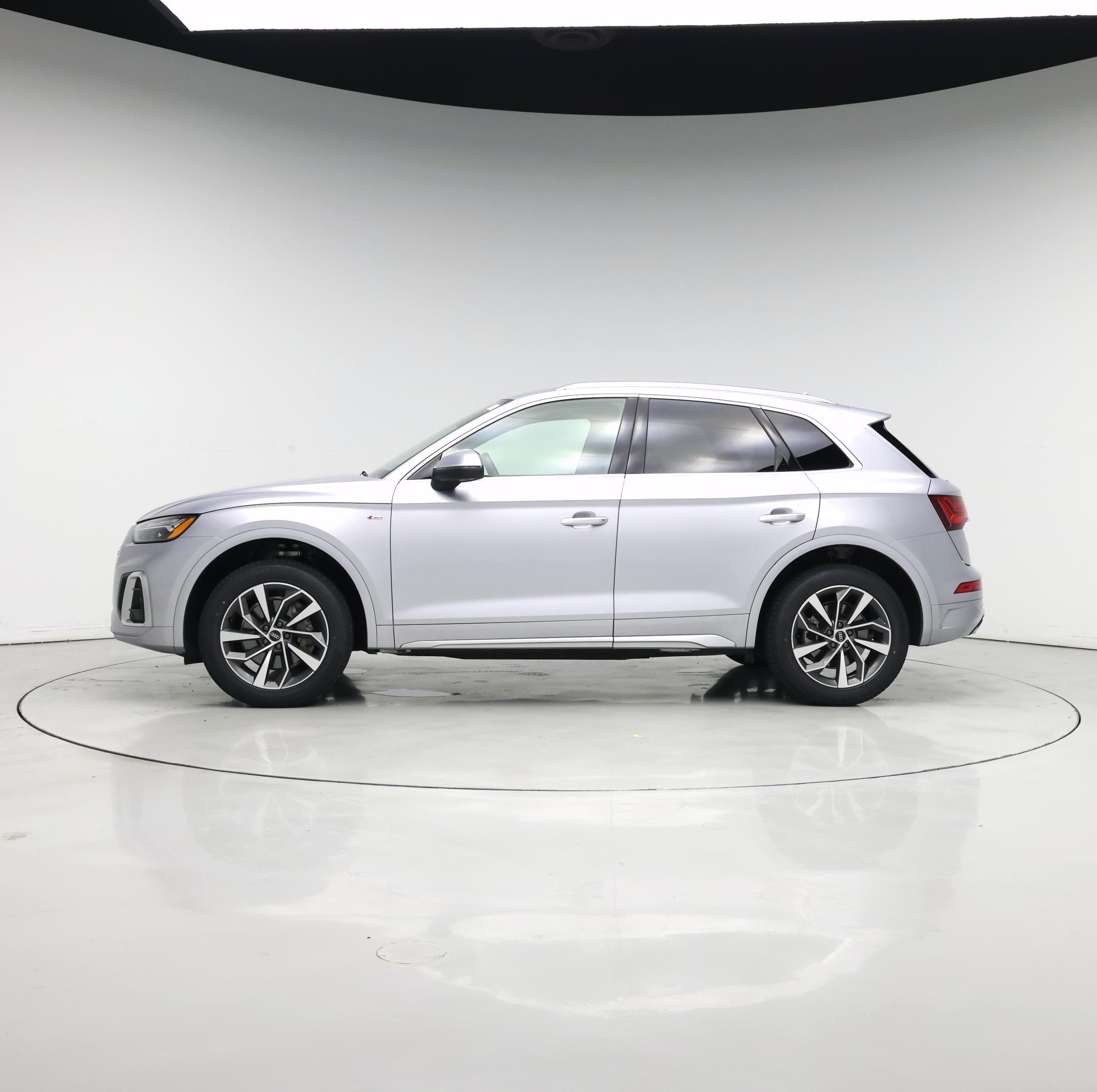 Thumbnail: 2022 Audi Q5 - 3