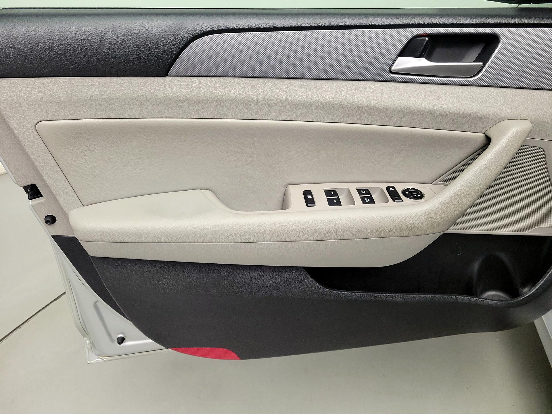 Thumbnail: 2019 Hyundai Sonata - 12