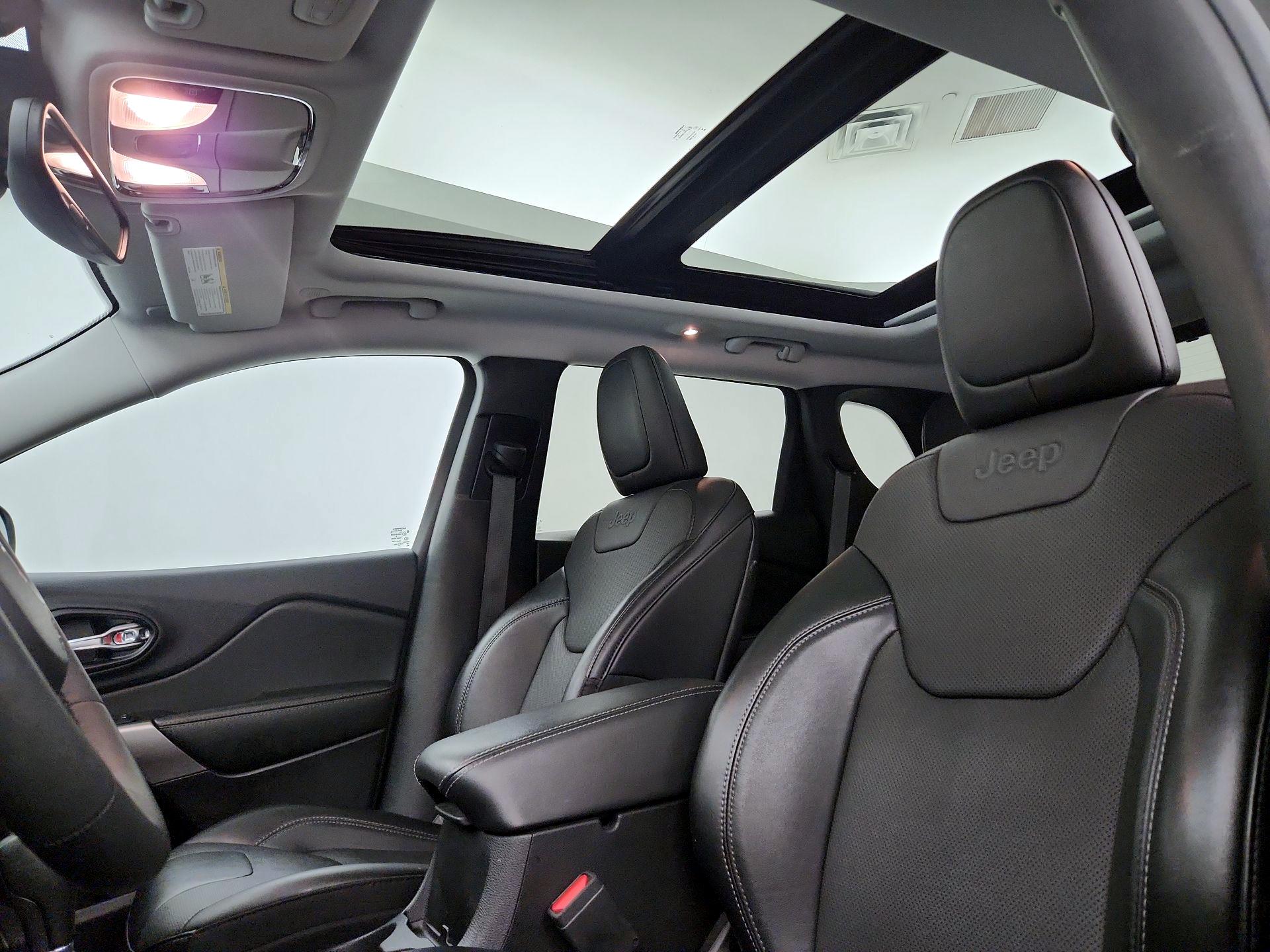 Thumbnail: 2022 Jeep Cherokee - 19