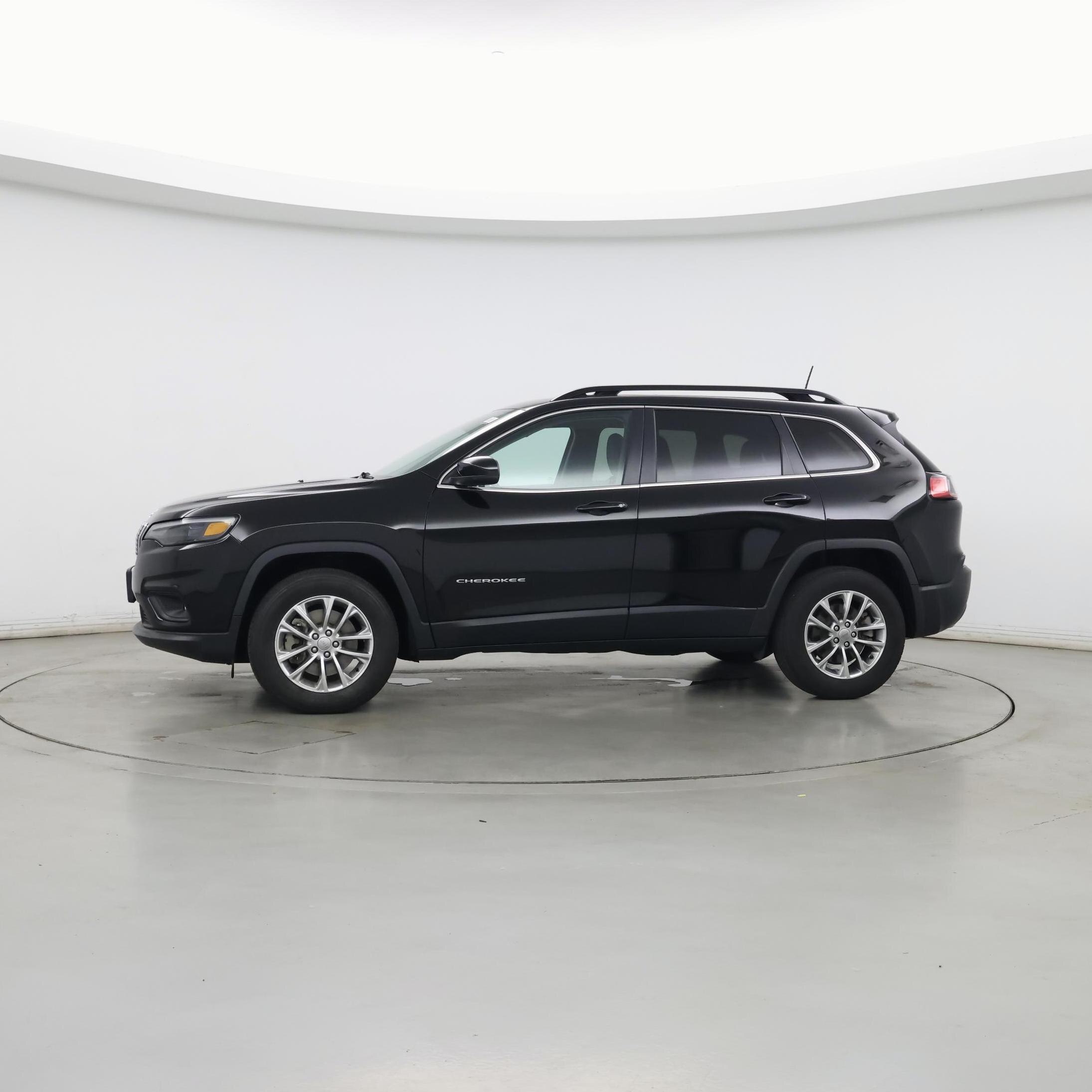 Thumbnail: 2022 Jeep Cherokee - 3