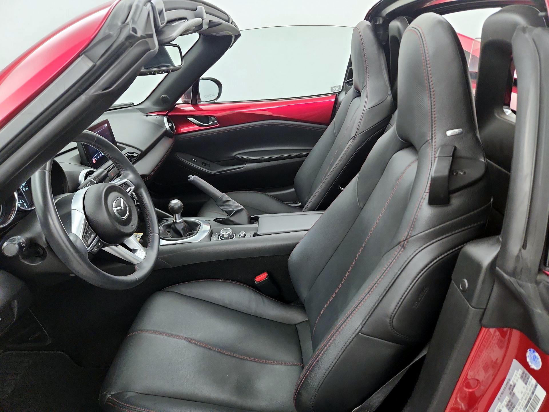 Thumbnail: 2019 Mazda MX-5 Miata - 11