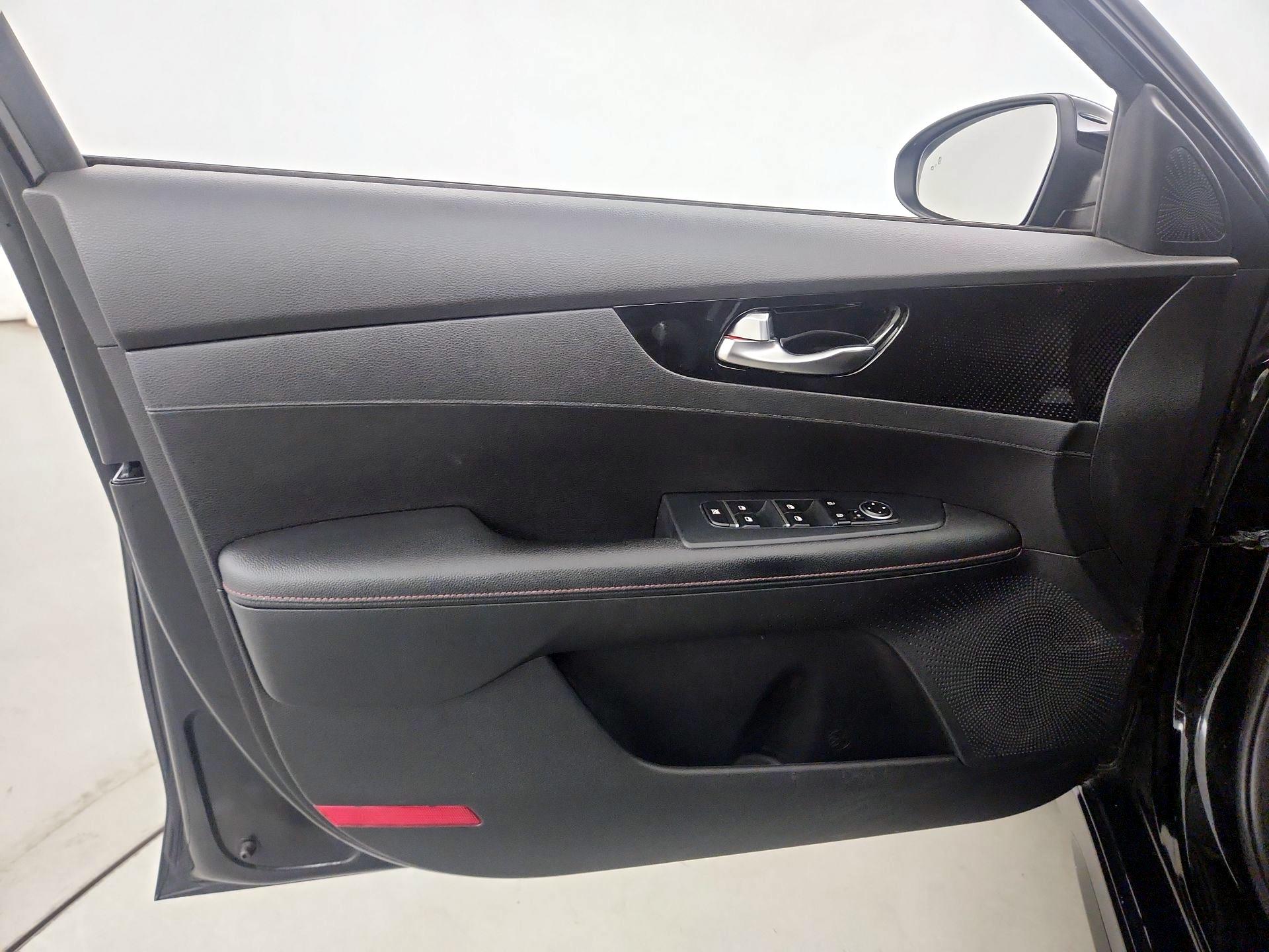 Thumbnail: 2021 Kia Forte - 12