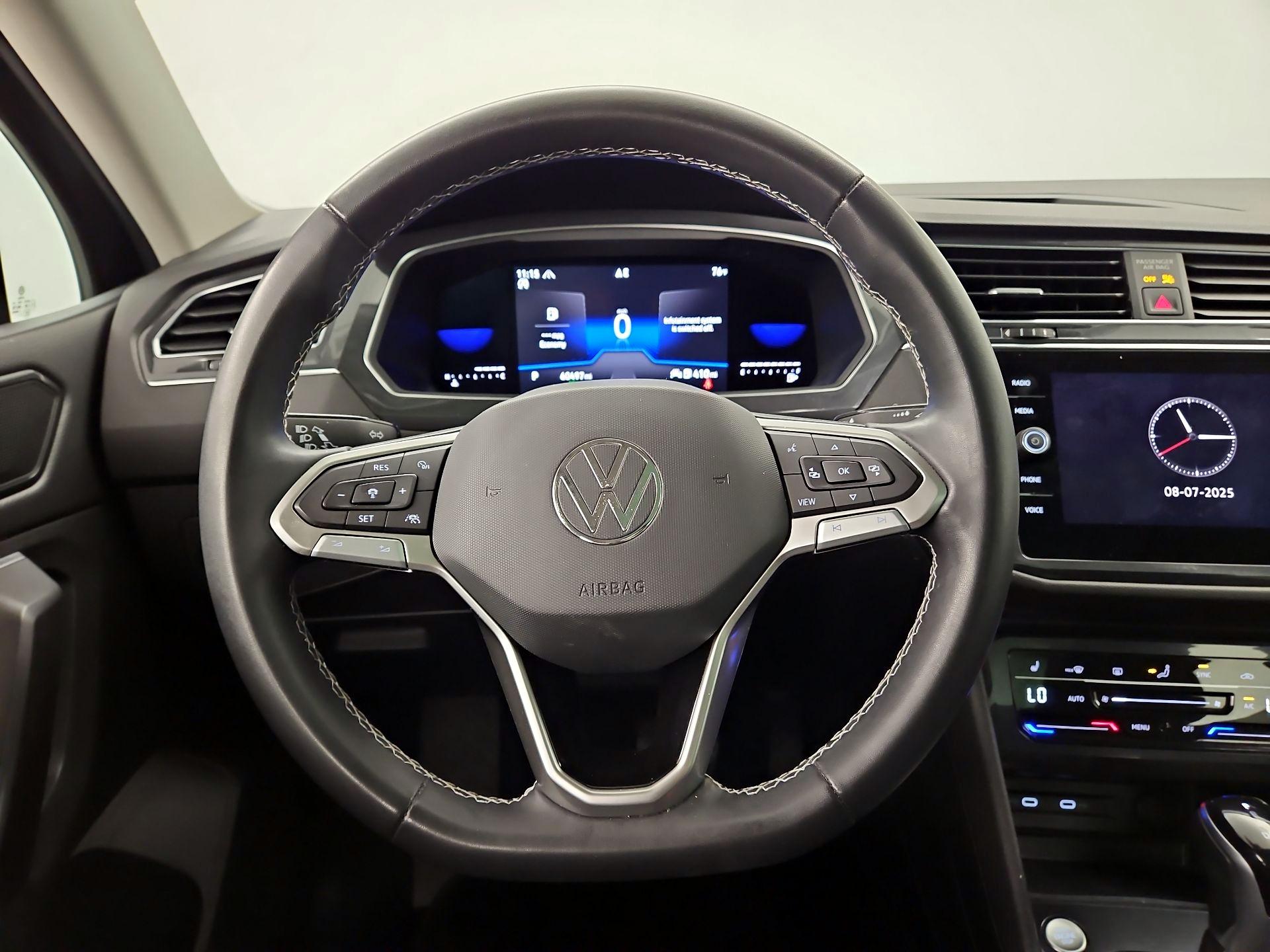 Thumbnail: 2023 Volkswagen Tiguan - 10
