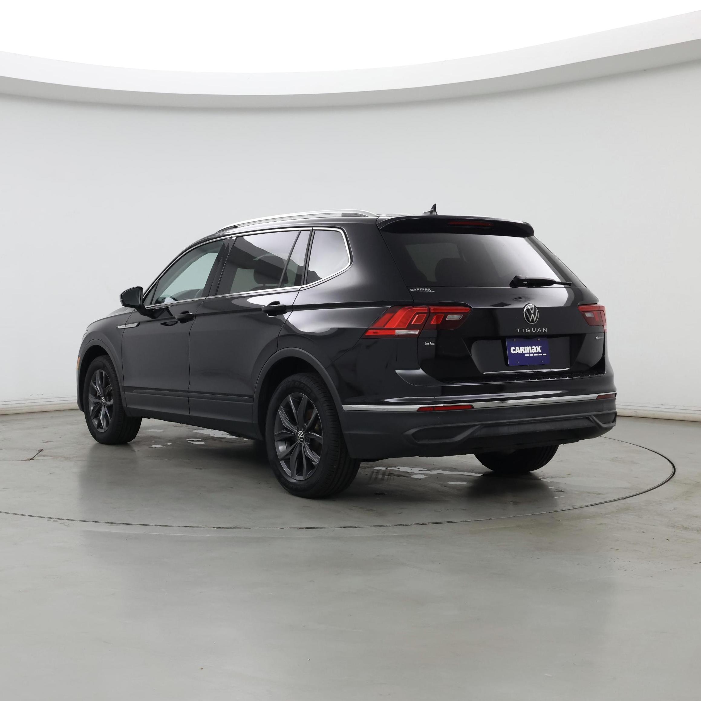 Thumbnail: 2023 Volkswagen Tiguan - 2
