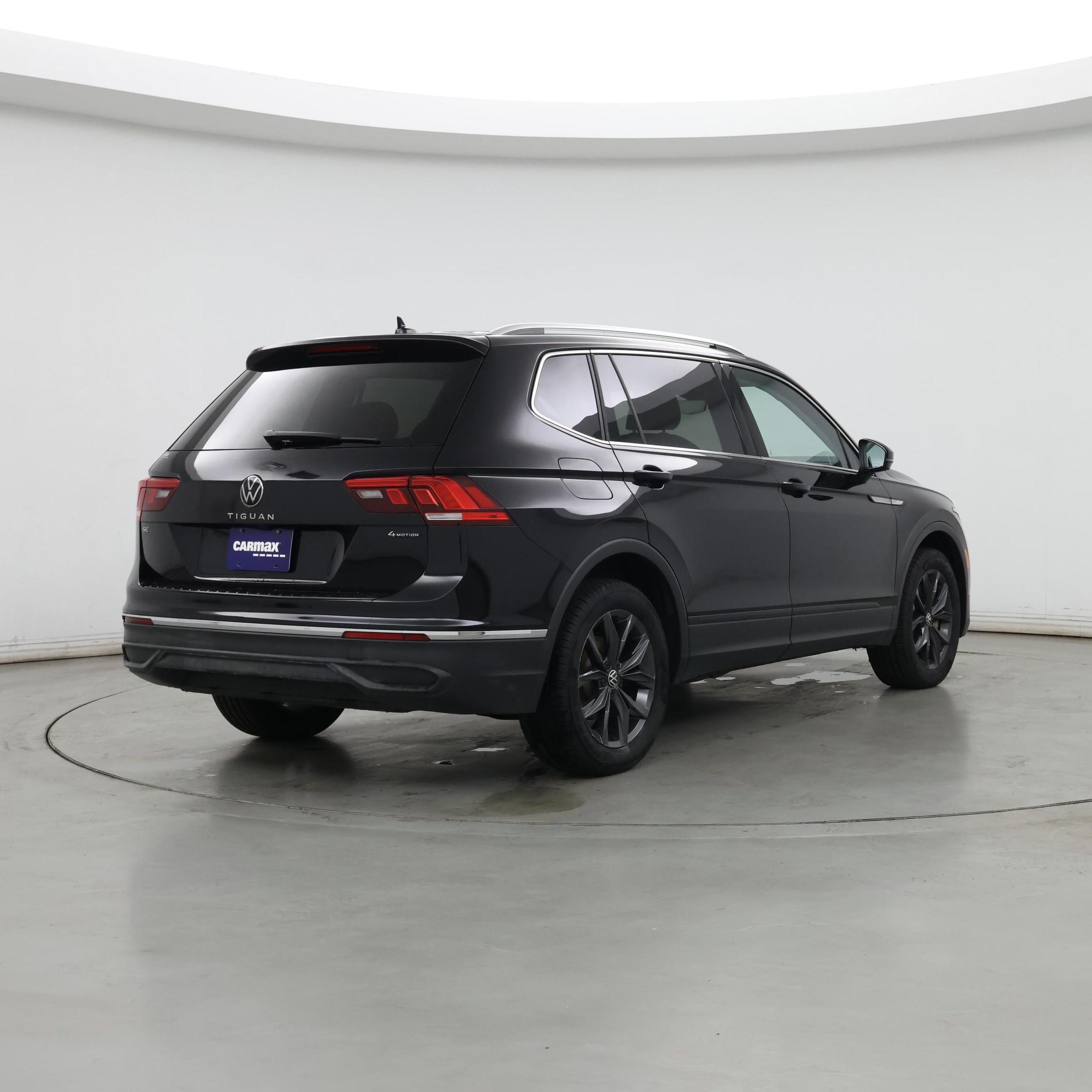 Thumbnail: 2023 Volkswagen Tiguan - 8