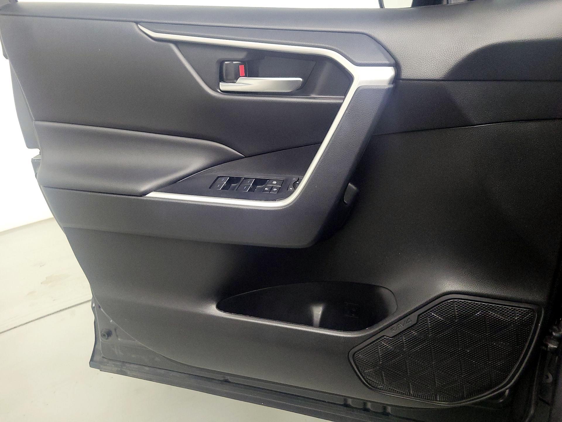 Thumbnail: 2024 Toyota RAV4 - 12