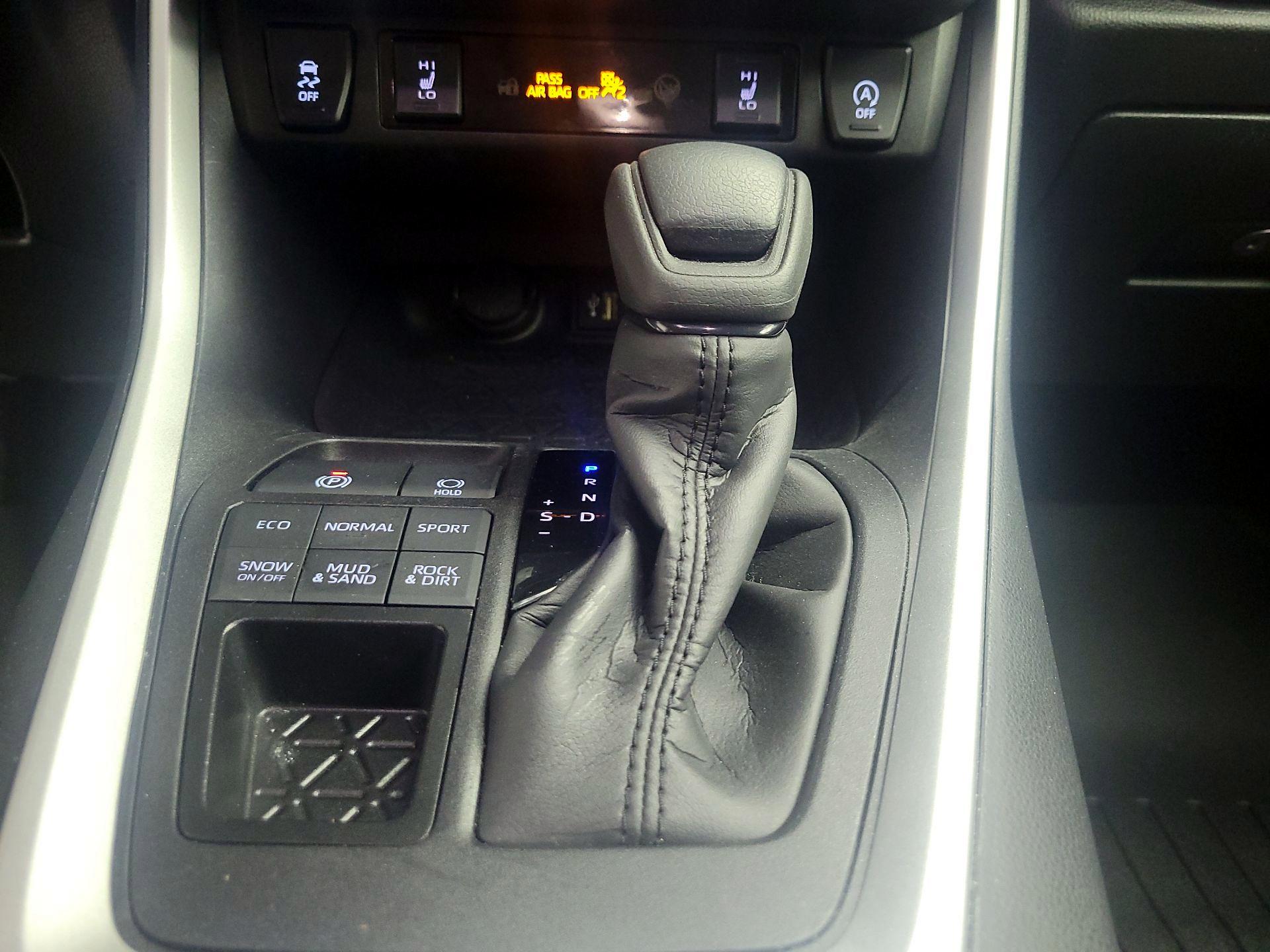 Thumbnail: 2024 Toyota RAV4 - 17