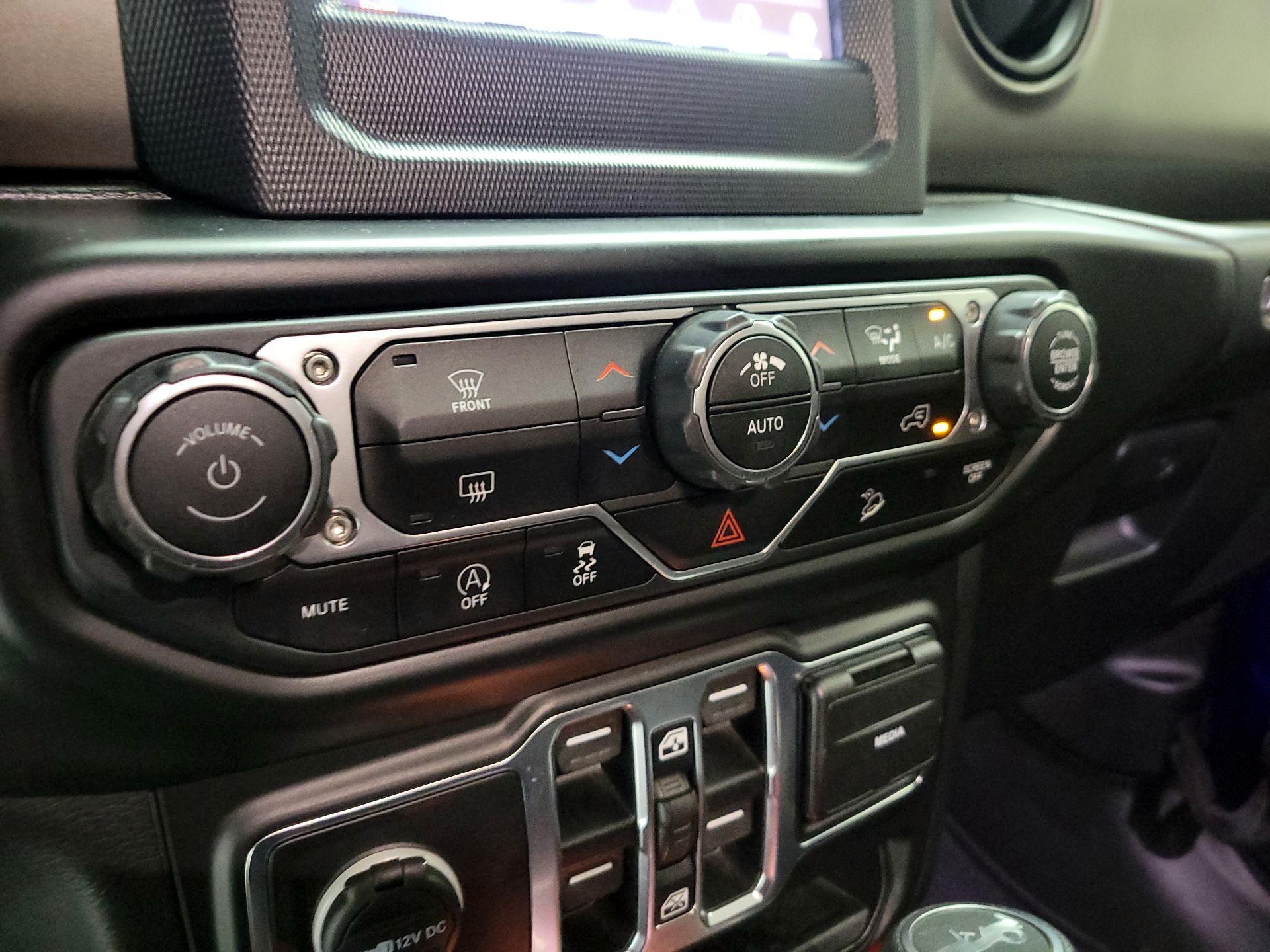 Thumbnail: 2020 Jeep Wrangler - 16