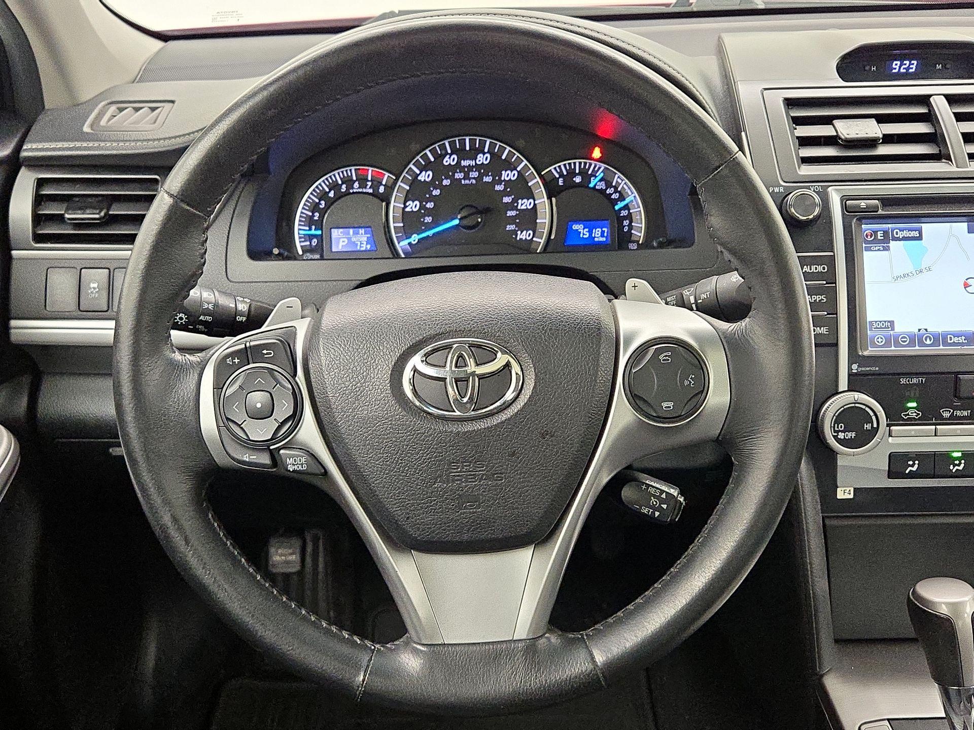 Thumbnail: 2014 Toyota Camry - 10