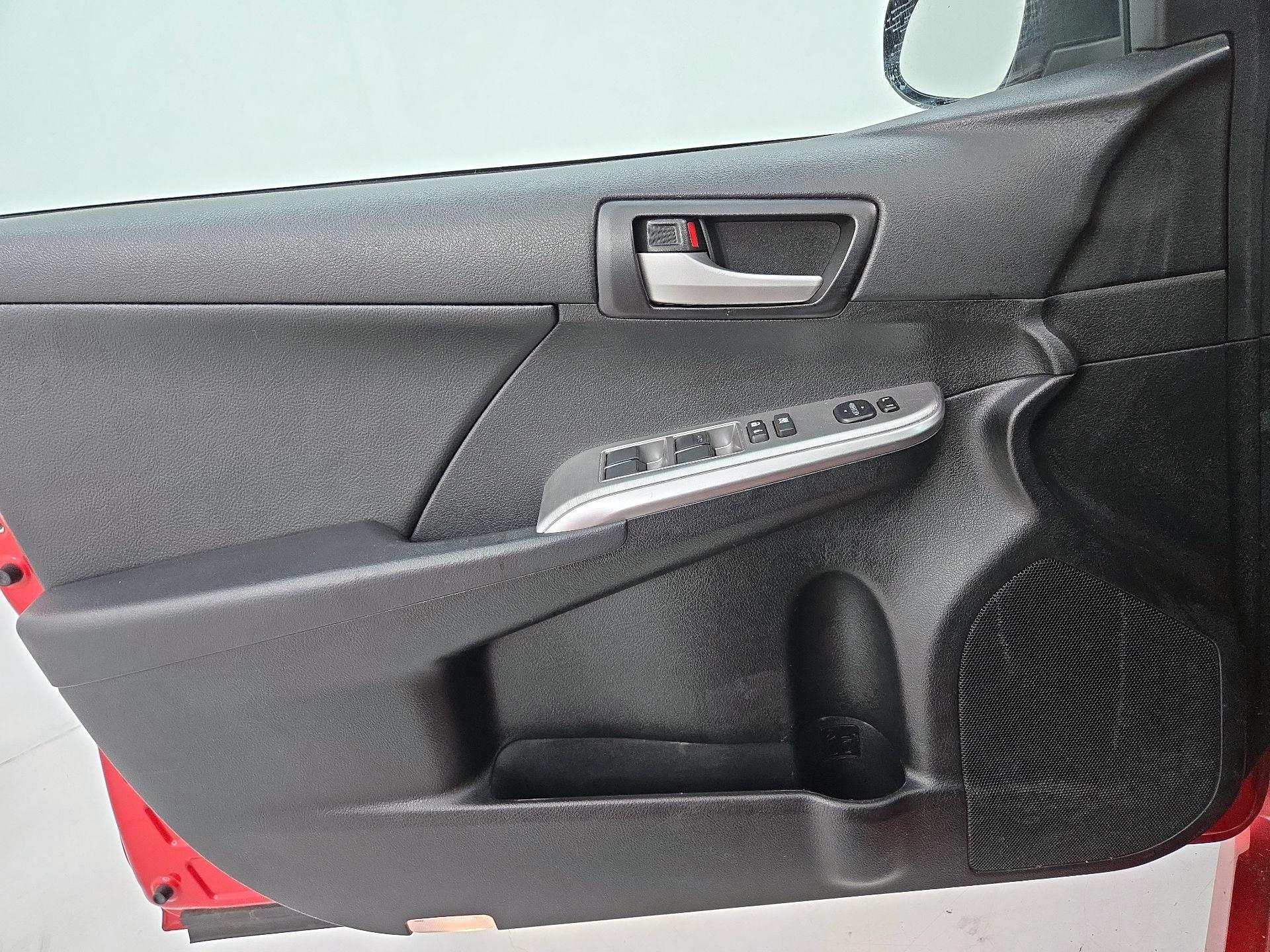 Thumbnail: 2014 Toyota Camry - 12