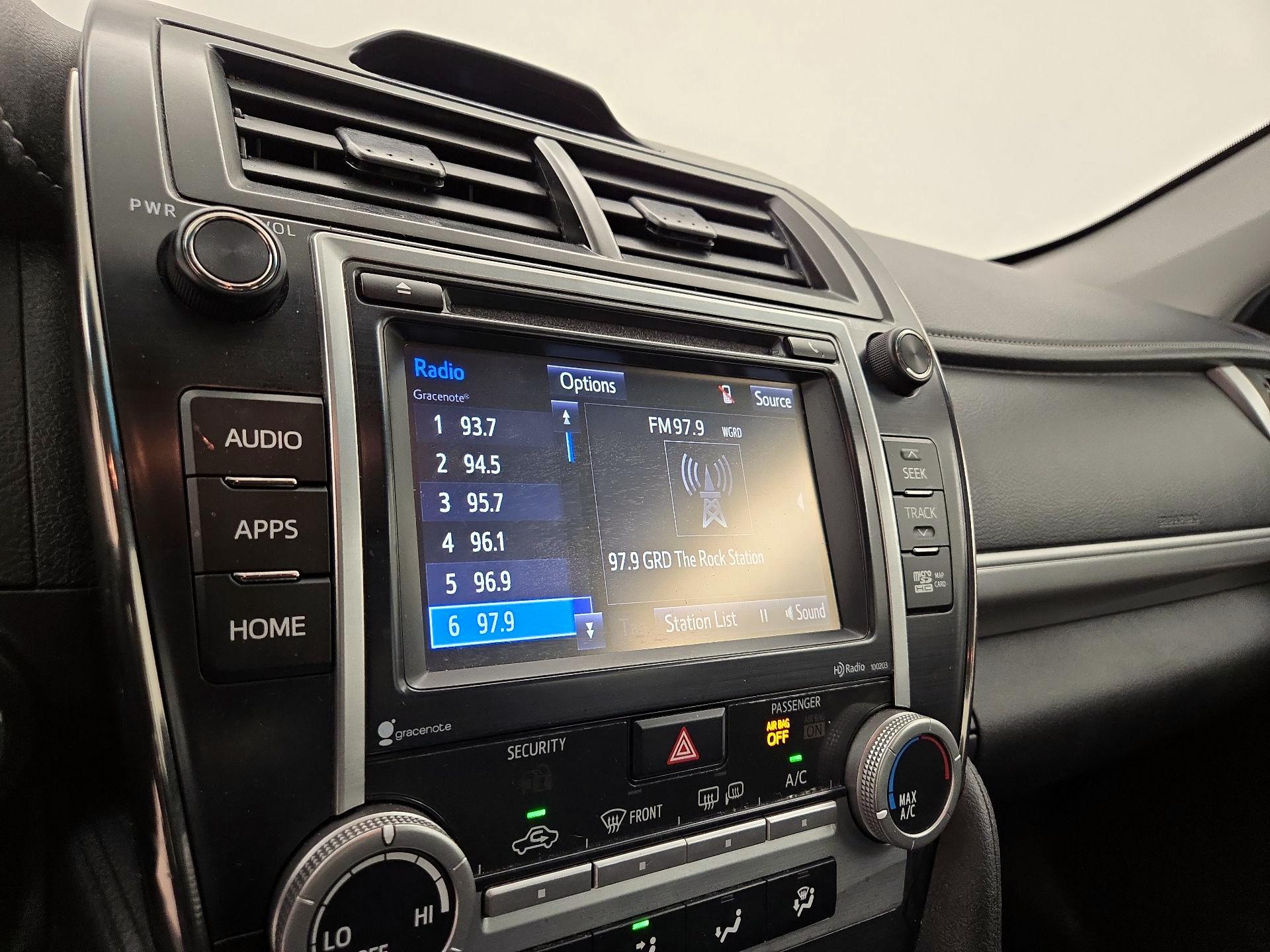 Thumbnail: 2014 Toyota Camry - 16