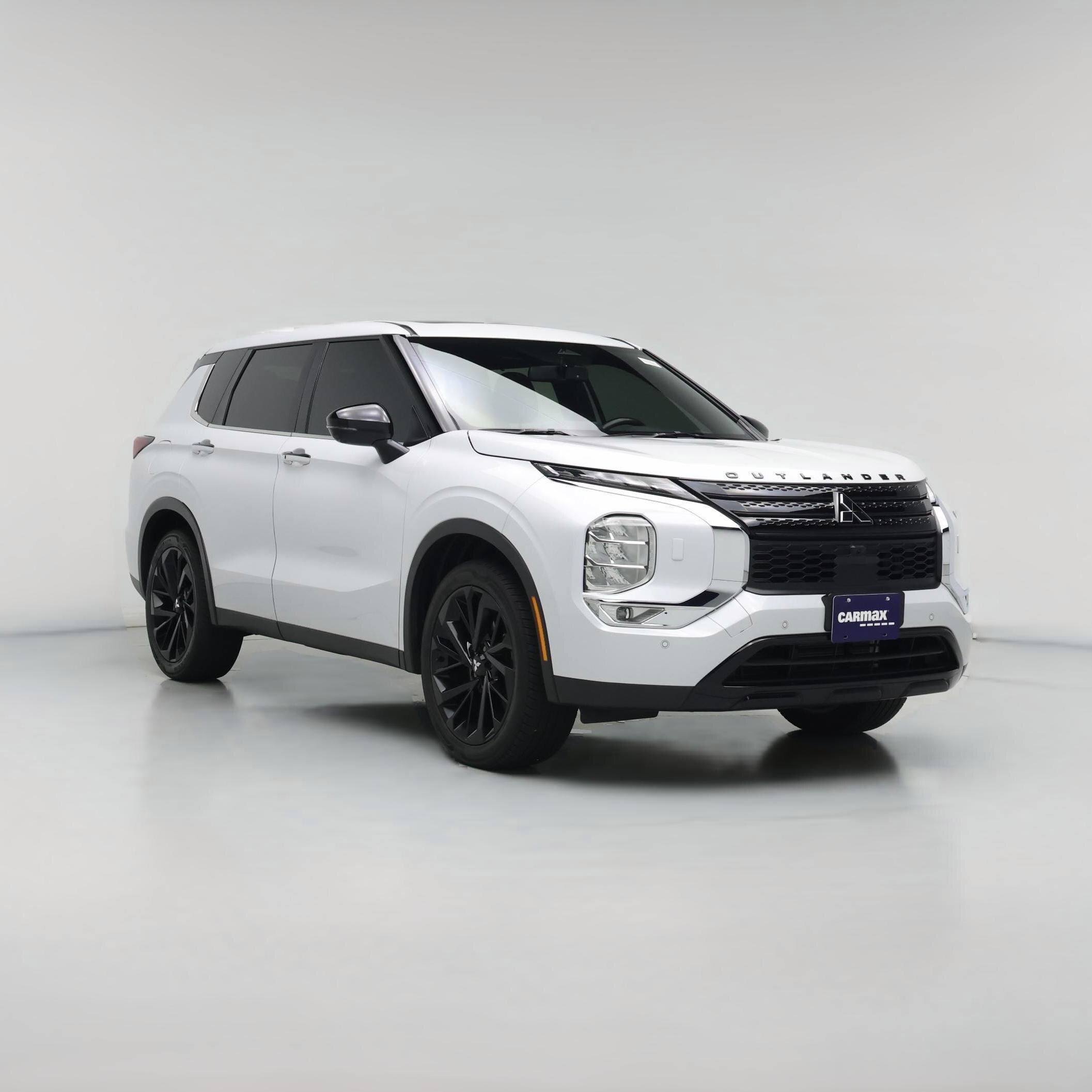 Thumbnail: 2023 Mitsubishi Outlander - 1