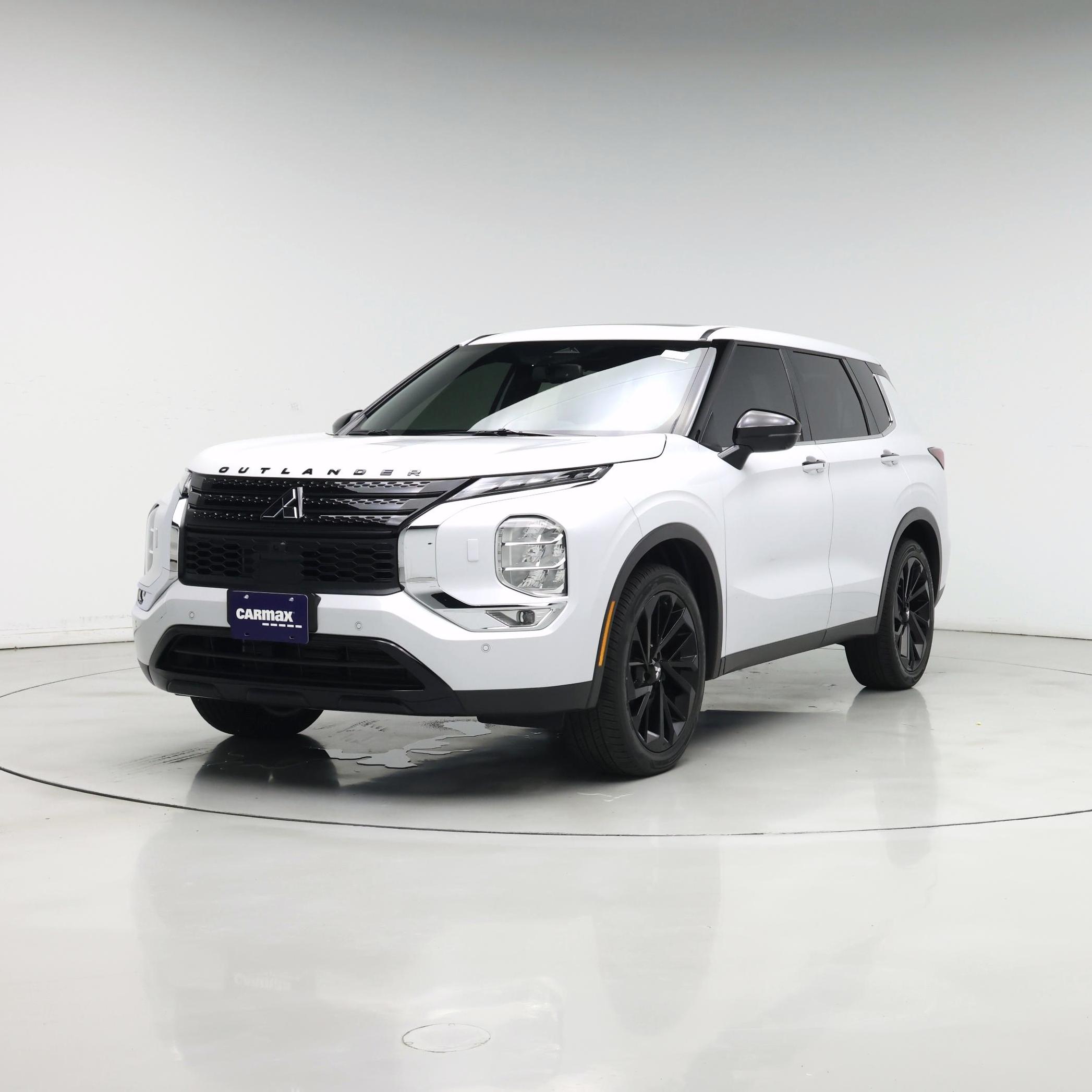 Thumbnail: 2023 Mitsubishi Outlander - 4