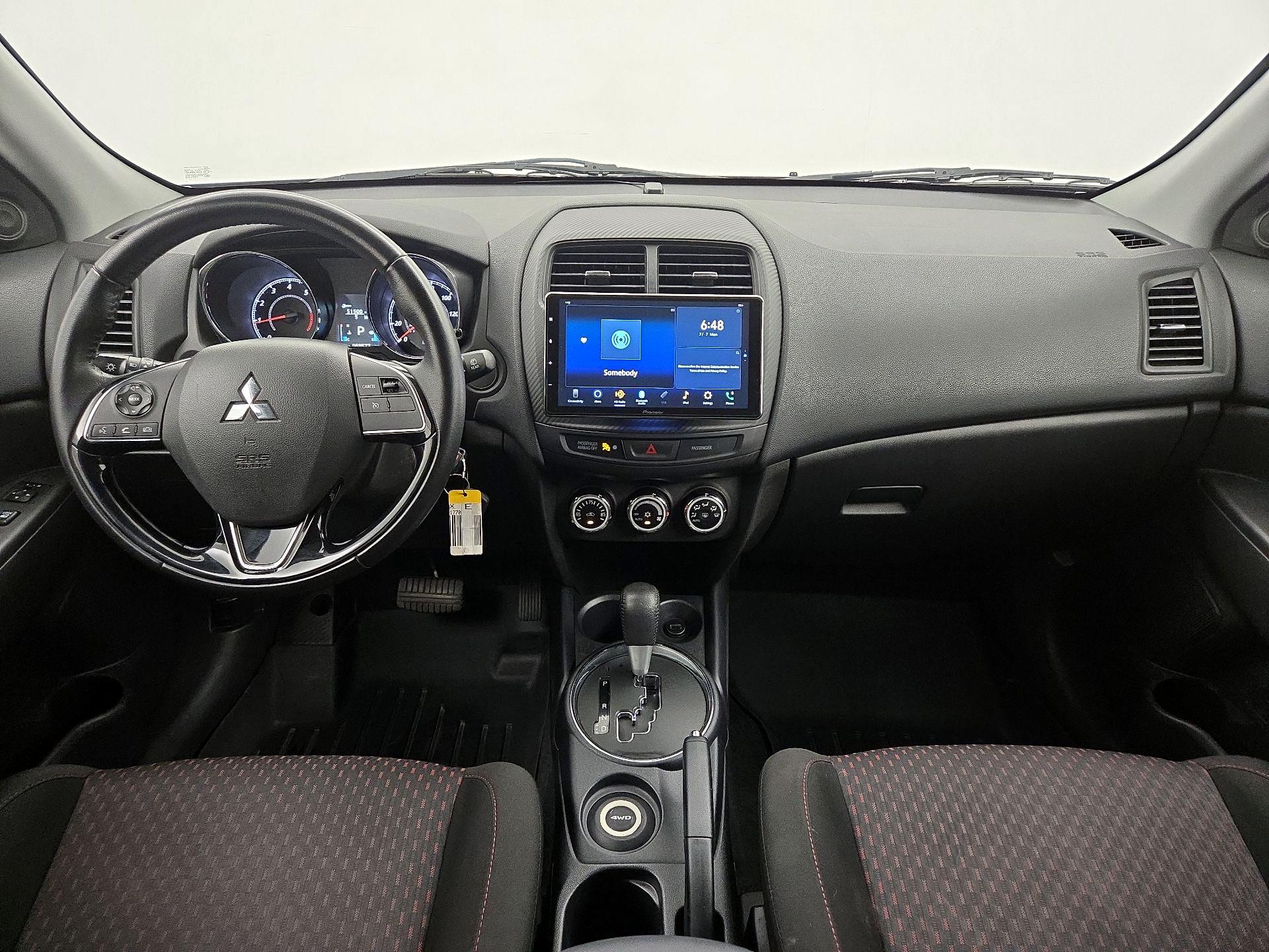Thumbnail: 2017 Mitsubishi Outlander Sport - 9