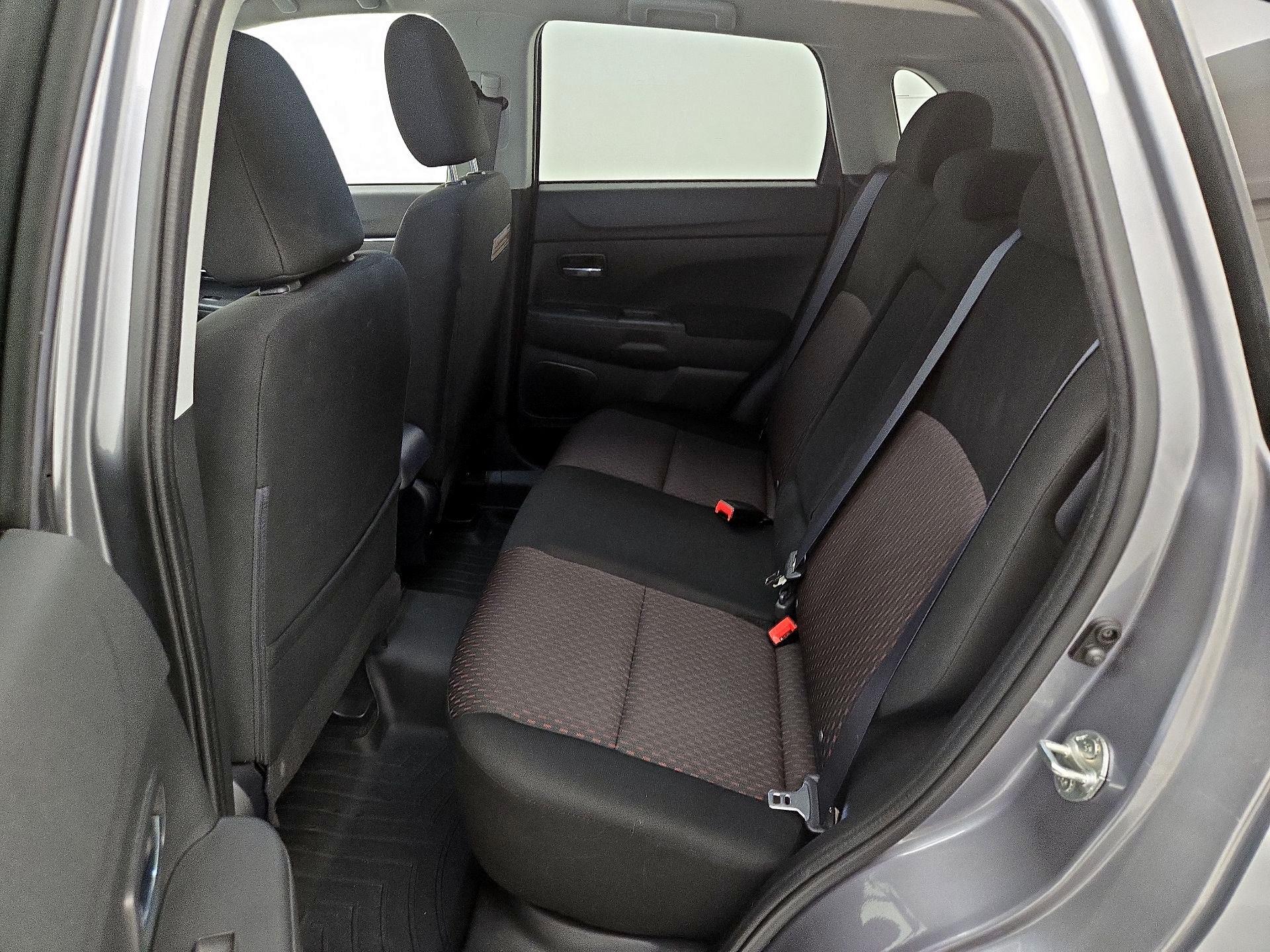 Thumbnail: 2017 Mitsubishi Outlander Sport - 19
