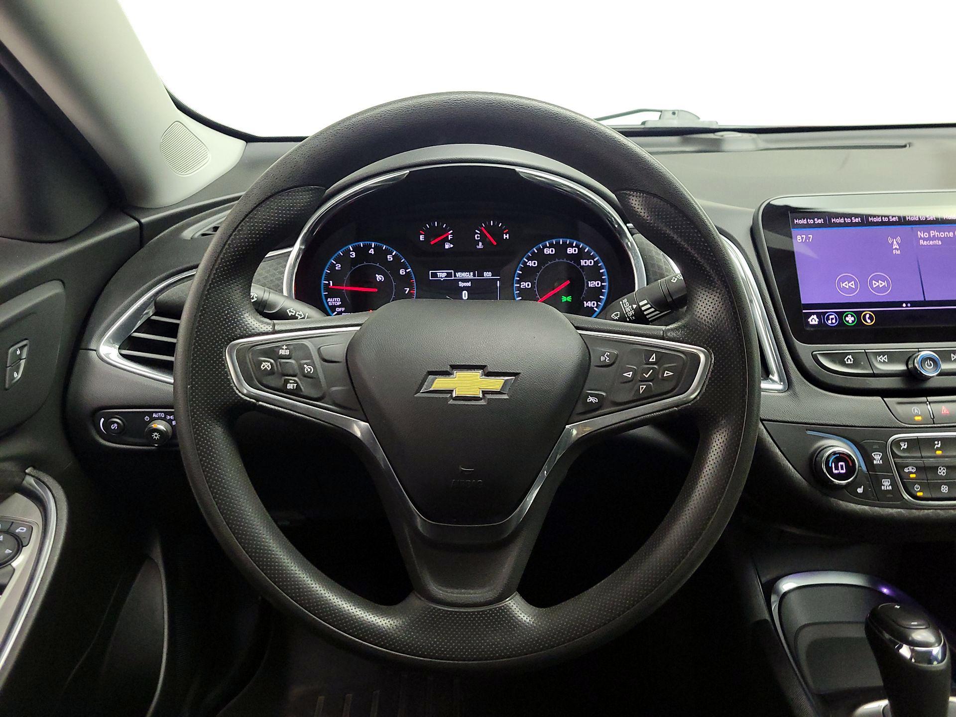 Thumbnail: 2020 Chevrolet Malibu - 10