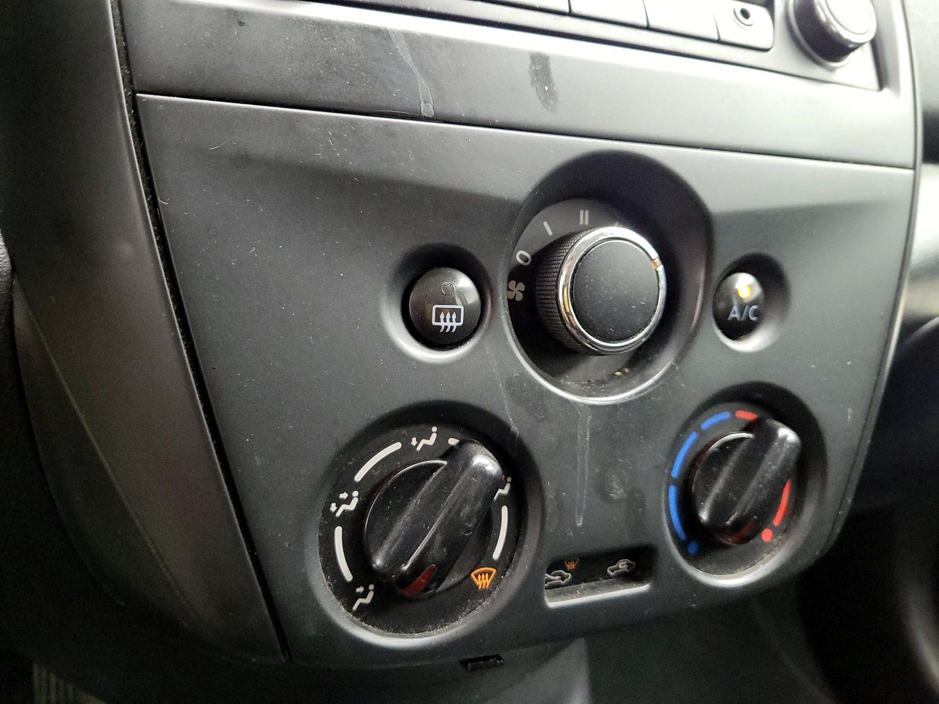 Thumbnail: 2016 Nissan Versa - 15