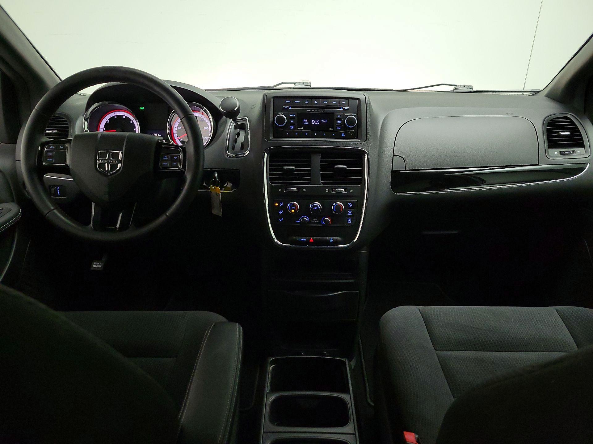 Thumbnail: 2017 Dodge Grand Caravan - 9