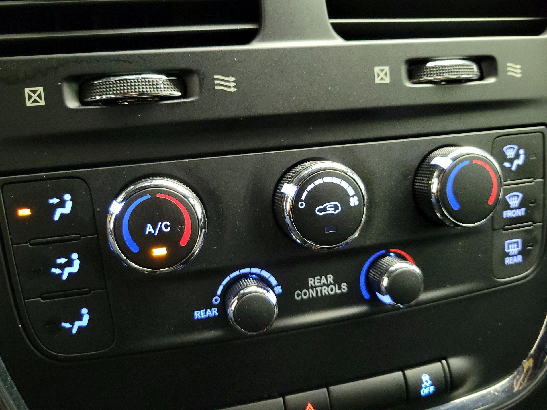 Thumbnail: 2017 Dodge Grand Caravan - 14