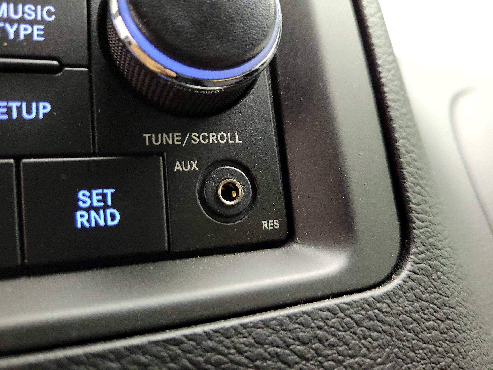 Thumbnail: 2017 Dodge Grand Caravan - 16