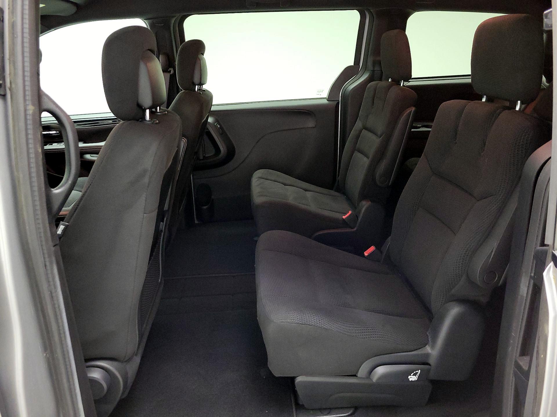 Thumbnail: 2017 Dodge Grand Caravan - 17