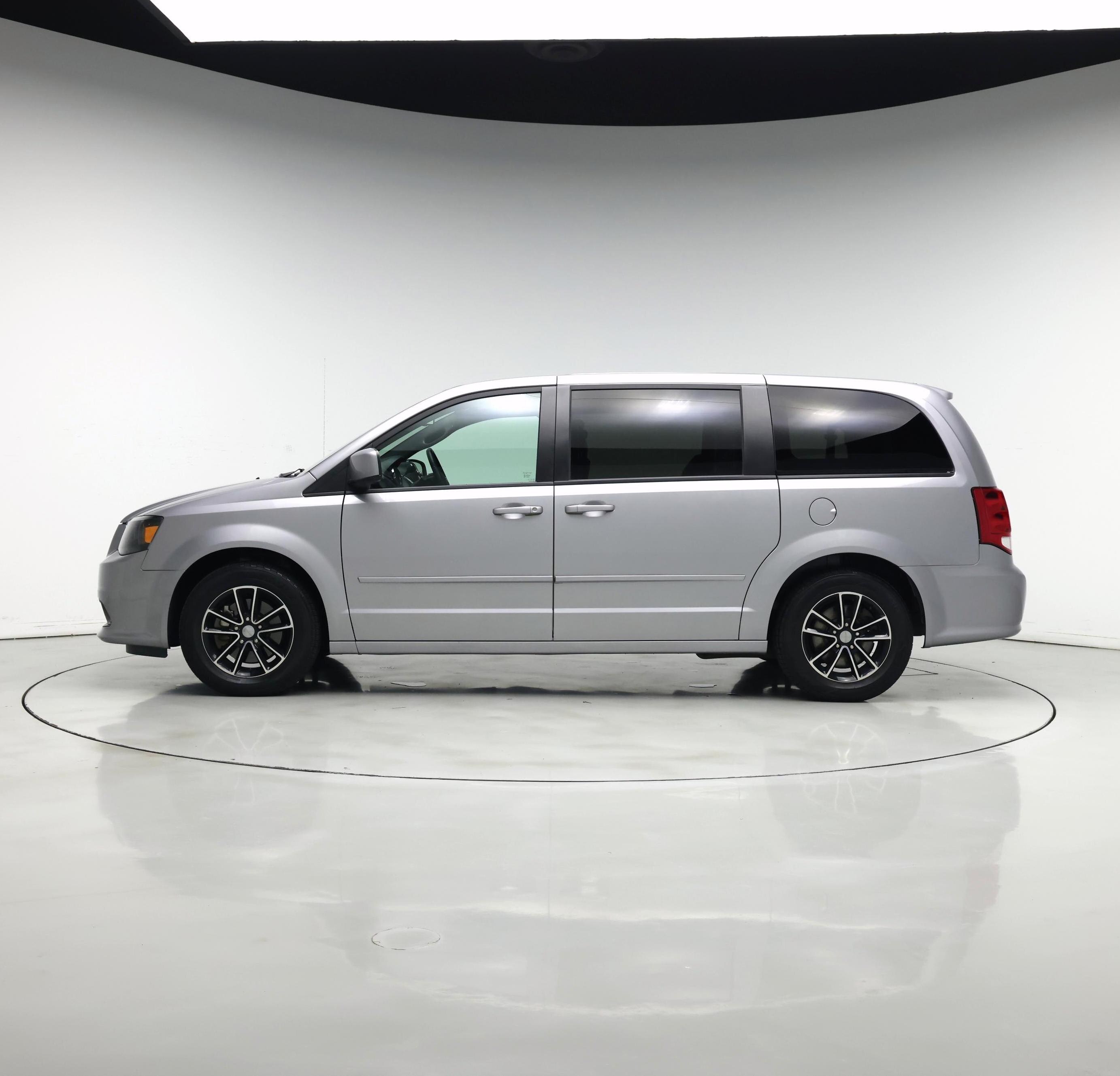 Thumbnail: 2017 Dodge Grand Caravan - 3