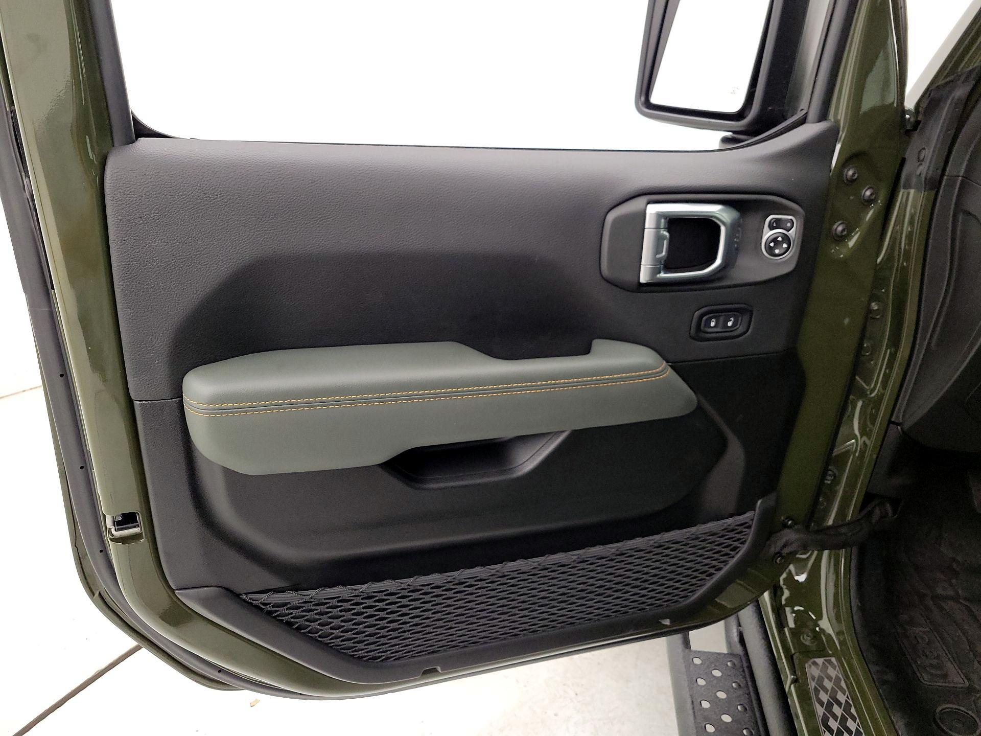 Thumbnail: 2024 Jeep Gladiator - 12