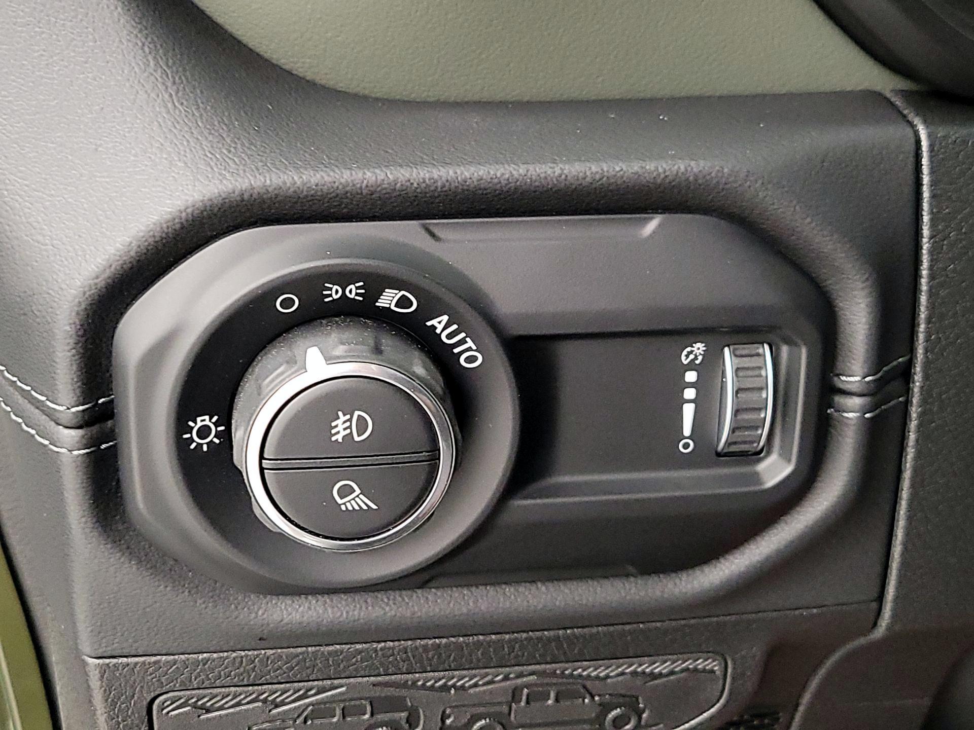 Thumbnail: 2024 Jeep Gladiator - 13