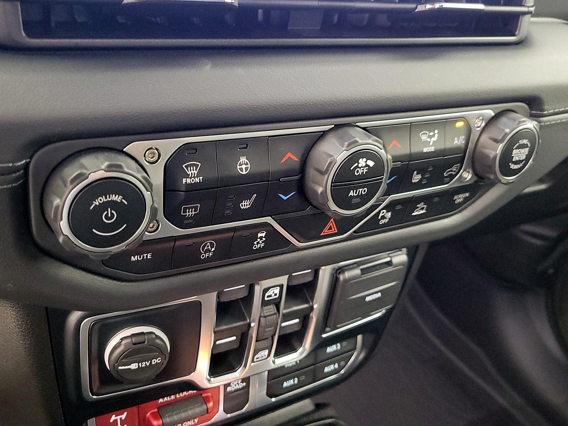 Thumbnail: 2024 Jeep Gladiator - 17