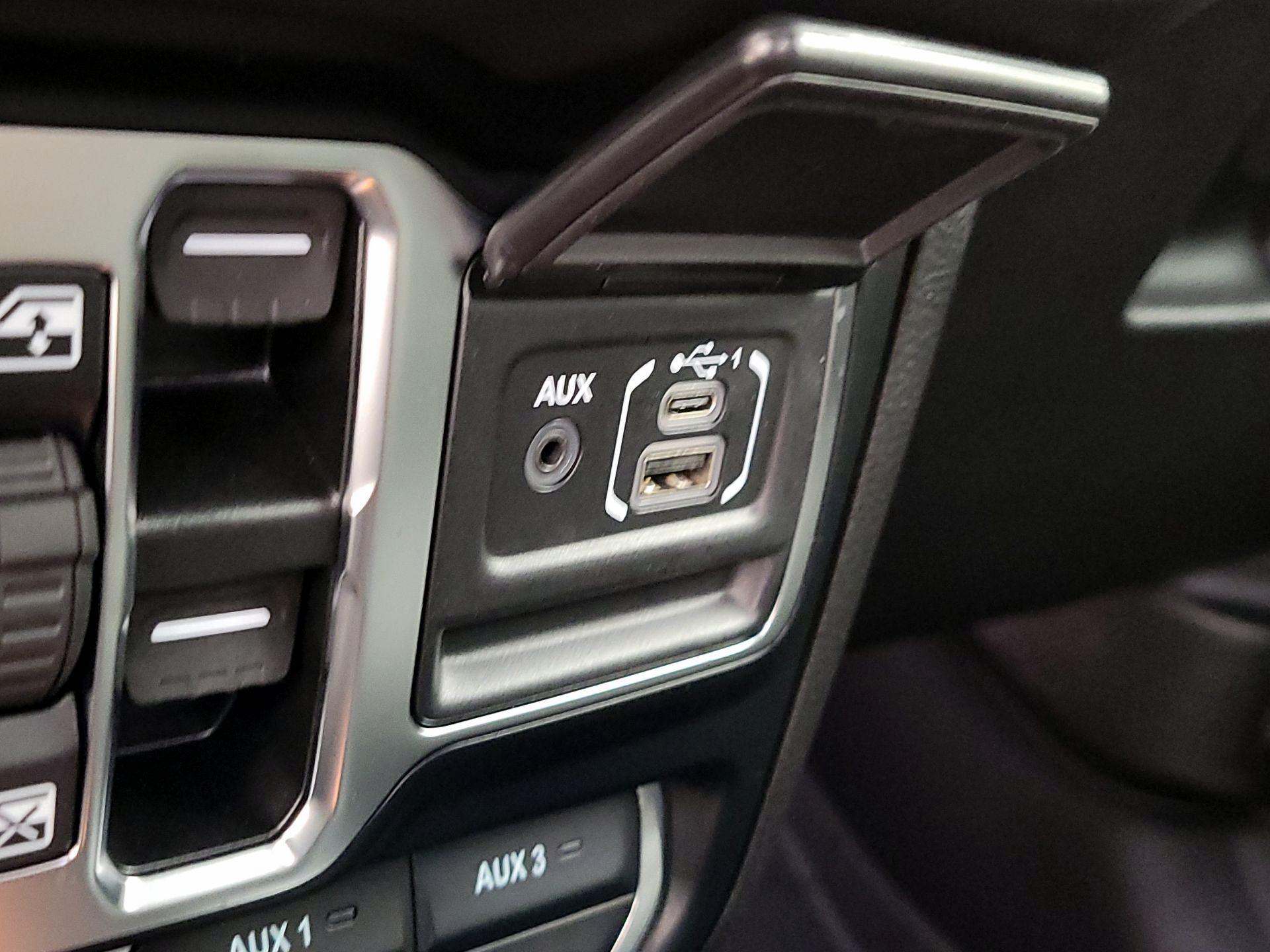 Thumbnail: 2024 Jeep Gladiator - 19