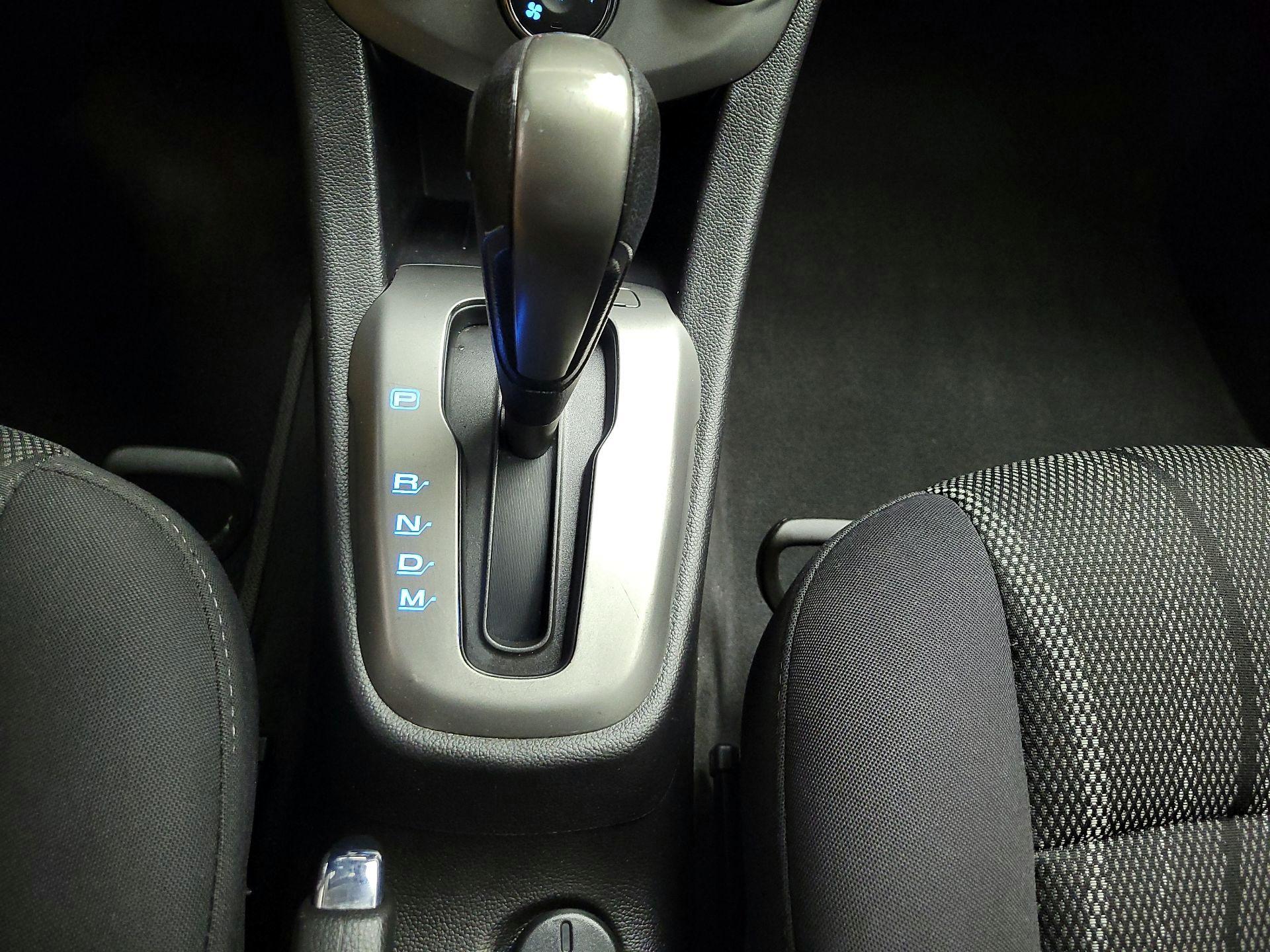 Thumbnail: 2015 Chevrolet Sonic - 16