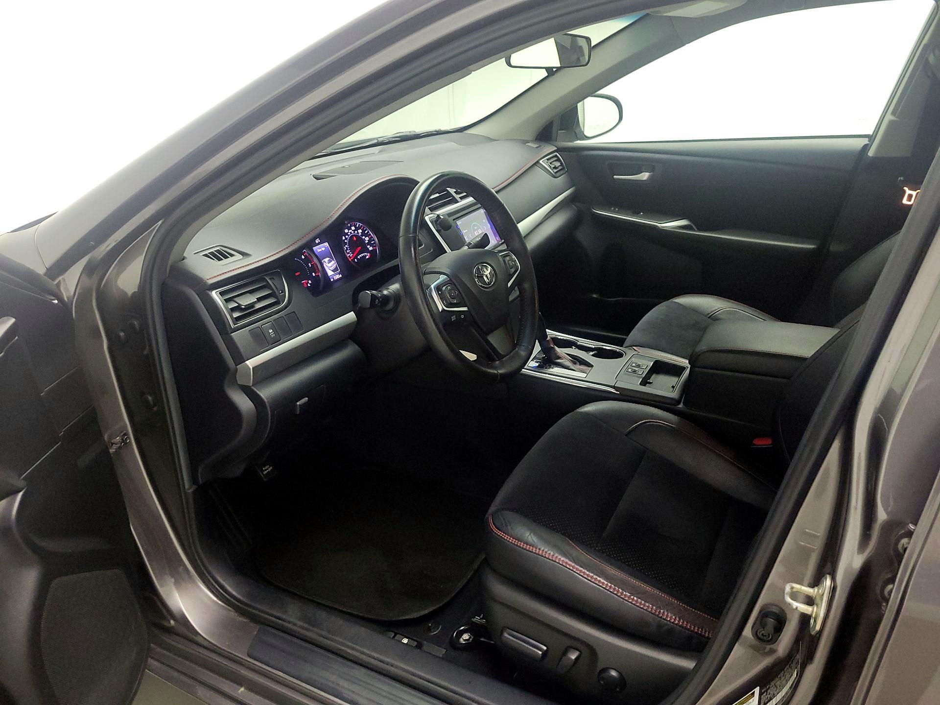 Thumbnail: 2015 Toyota Camry - 11