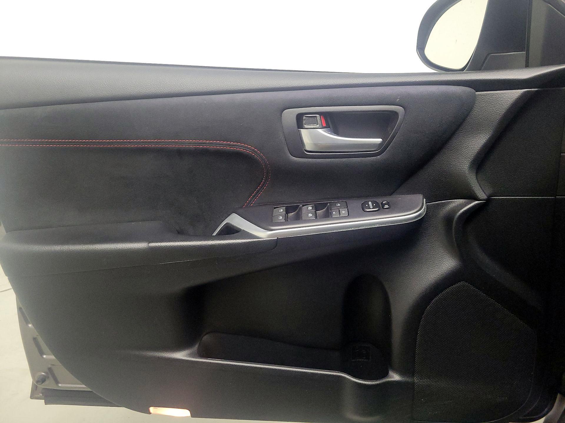 Thumbnail: 2015 Toyota Camry - 12