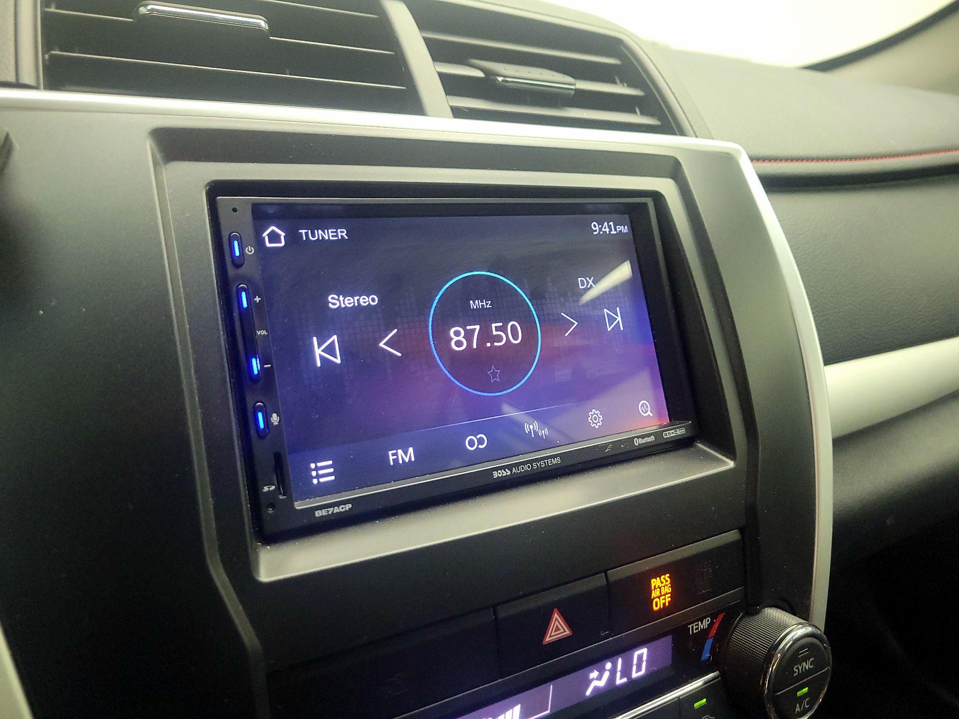 Thumbnail: 2015 Toyota Camry - 14