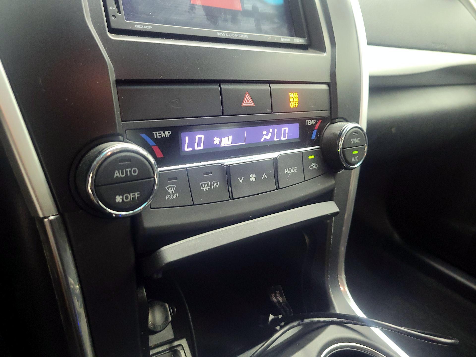 Thumbnail: 2015 Toyota Camry - 15