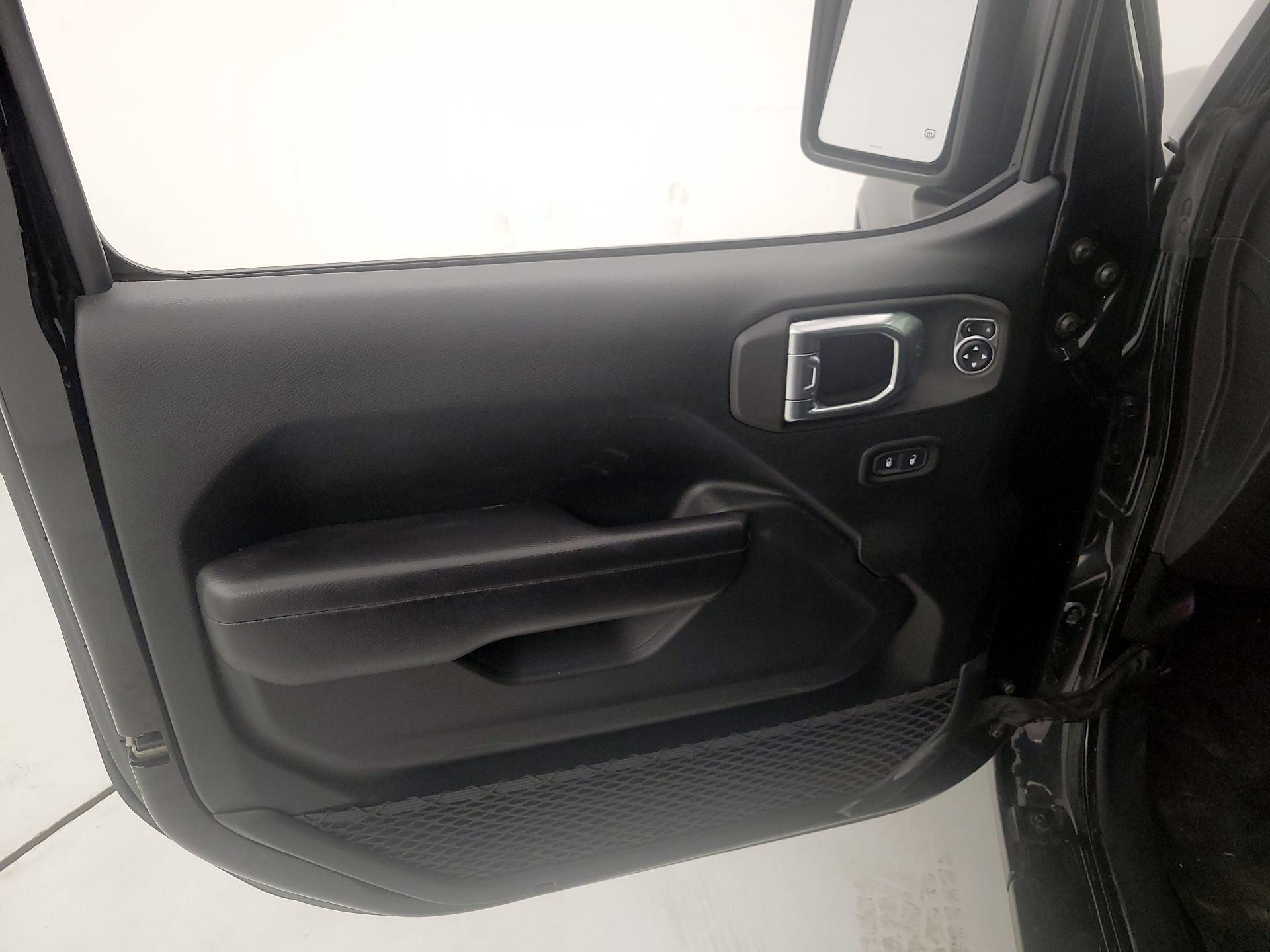Thumbnail: 2020 Jeep Wrangler - 12