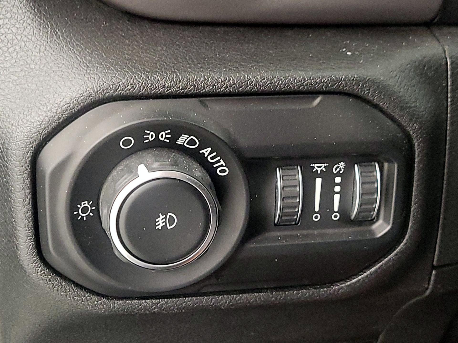 Thumbnail: 2020 Jeep Wrangler - 13