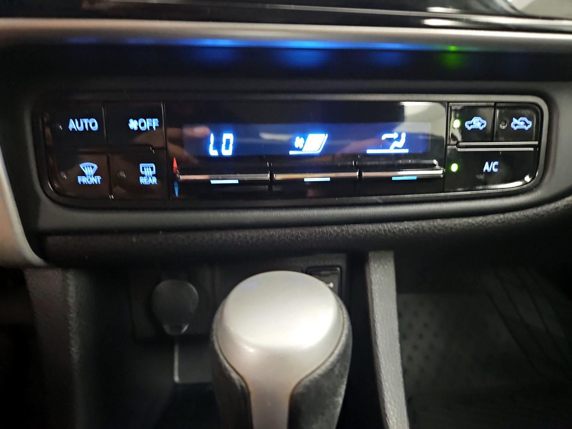 Thumbnail: 2018 Toyota Corolla - 16