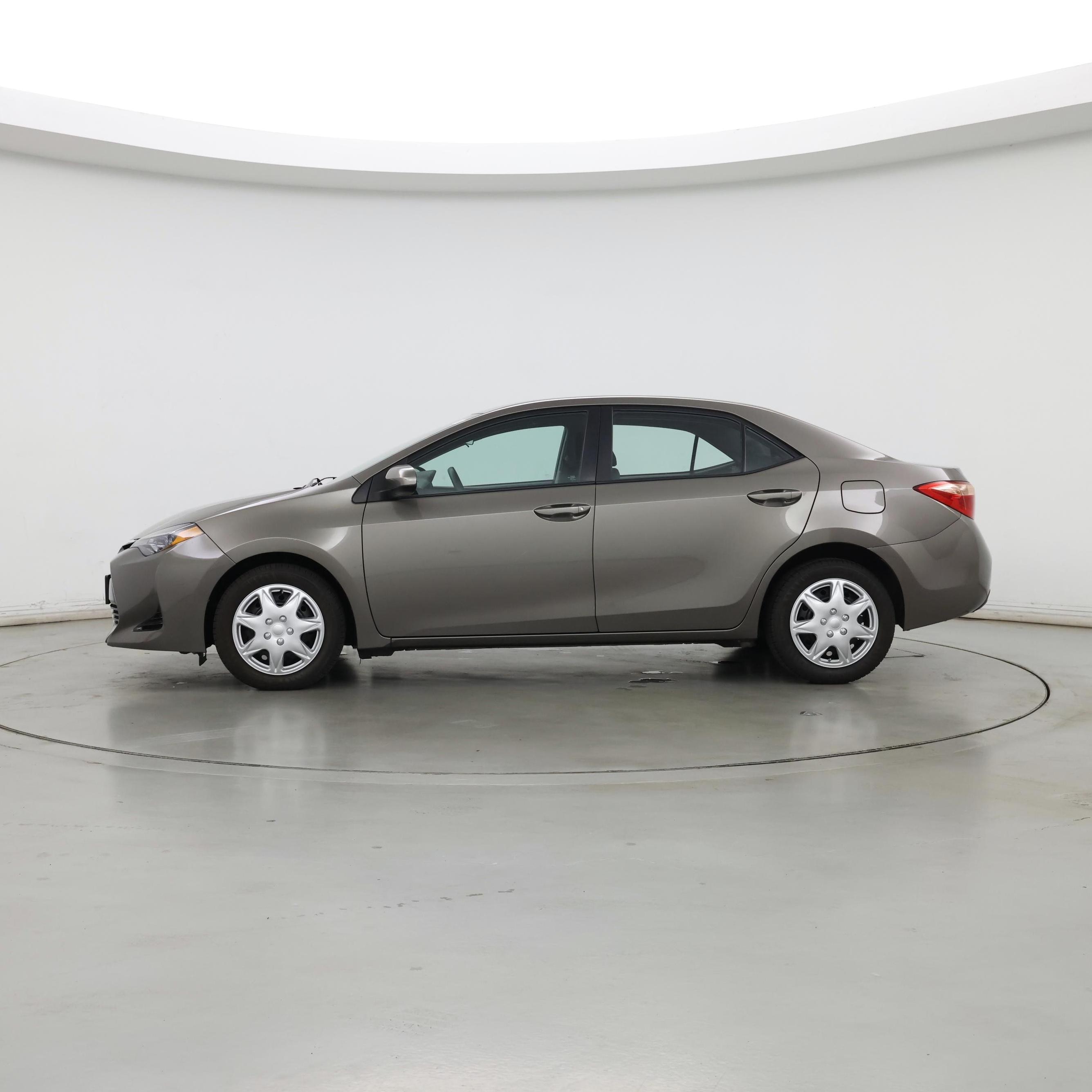 Thumbnail: 2018 Toyota Corolla - 3